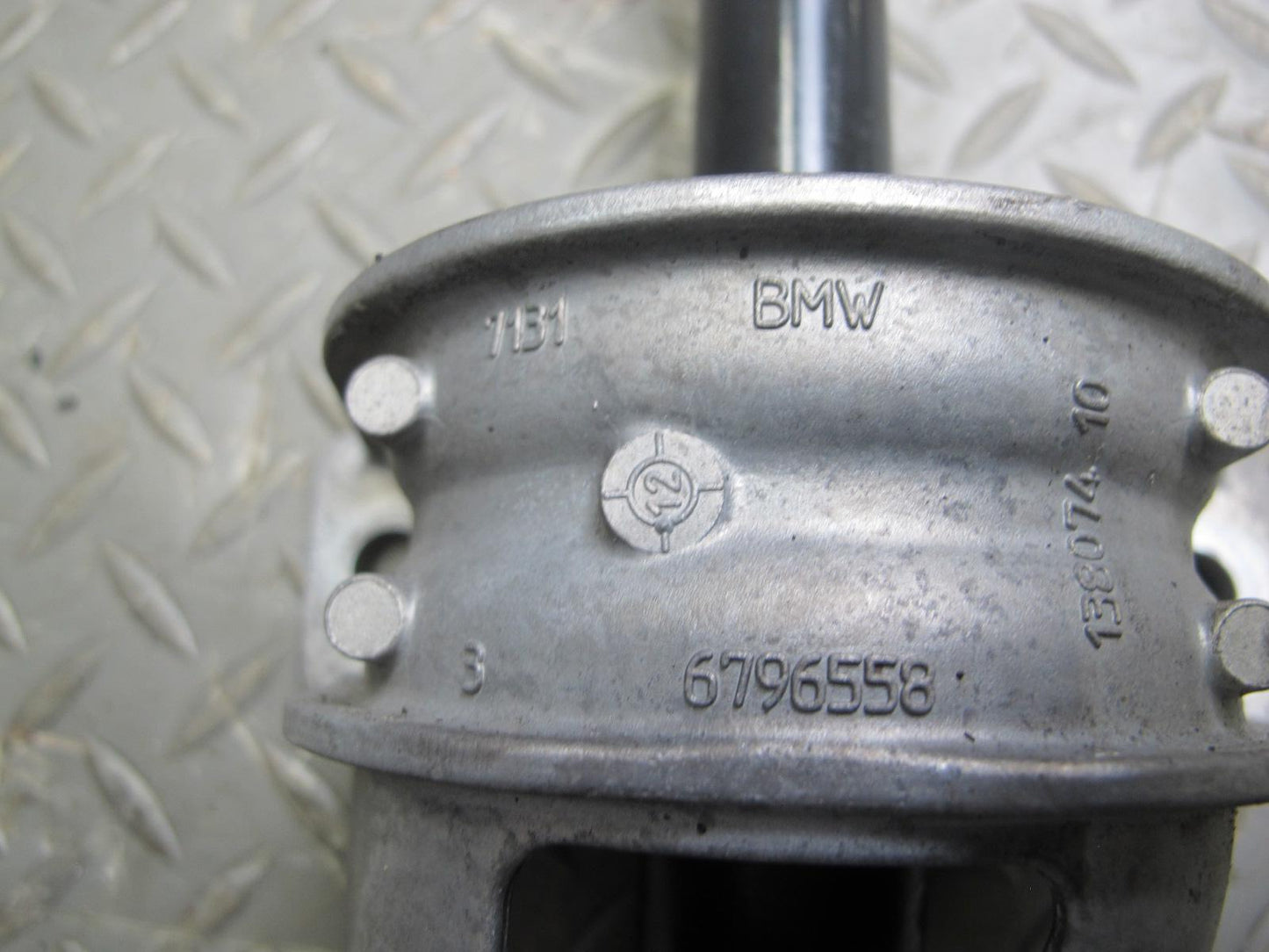 11-16 BMW F10 5-SERIES Rear Dynamic Drive Active Stabilizer Sway Bar 6775206 OEM
