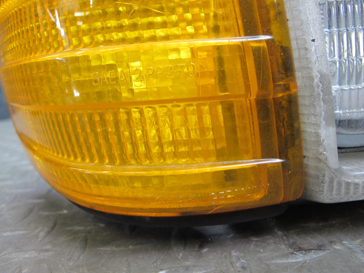 86-91 Mercedes W126 Front Right Halogen Headlight Lamp Assembly OEM