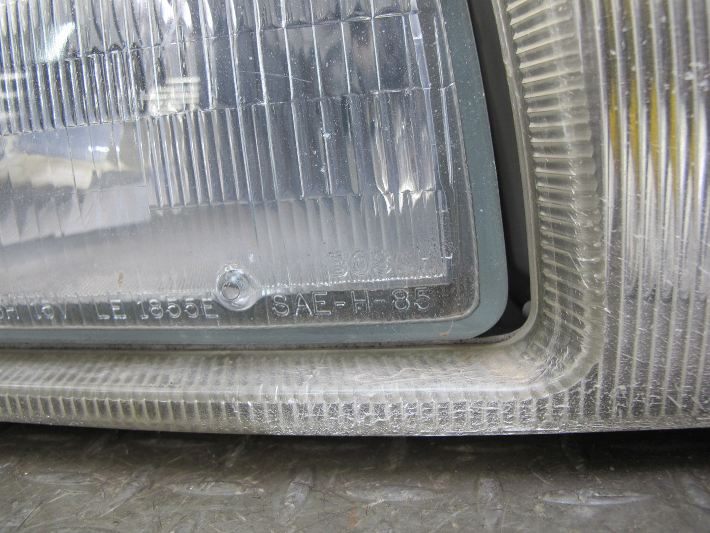 86-91 Mercedes W126 Front Right Halogen Headlight Lamp Assembly OEM