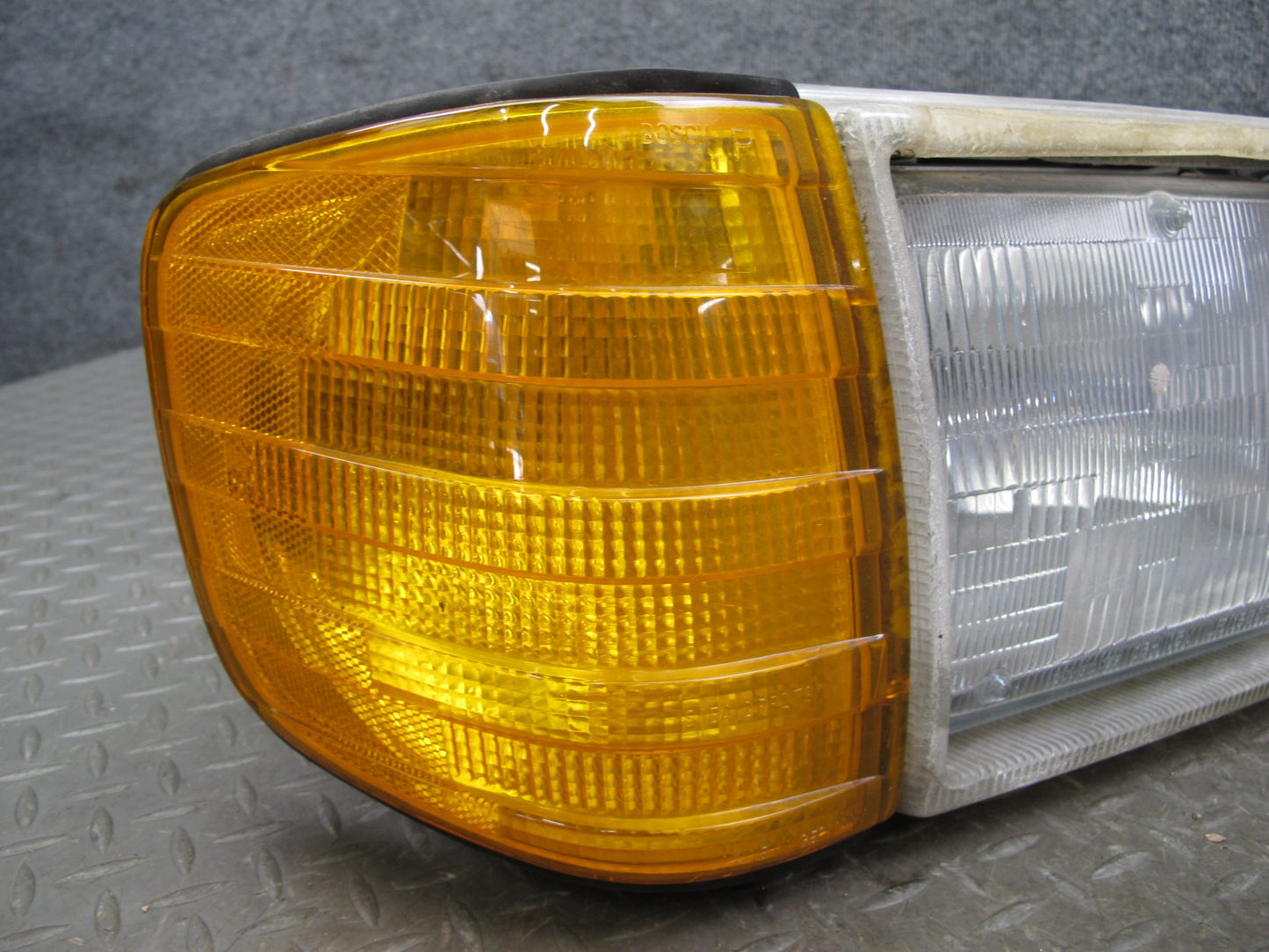 86-91 Mercedes W126 Front Right Halogen Headlight Lamp Assembly OEM