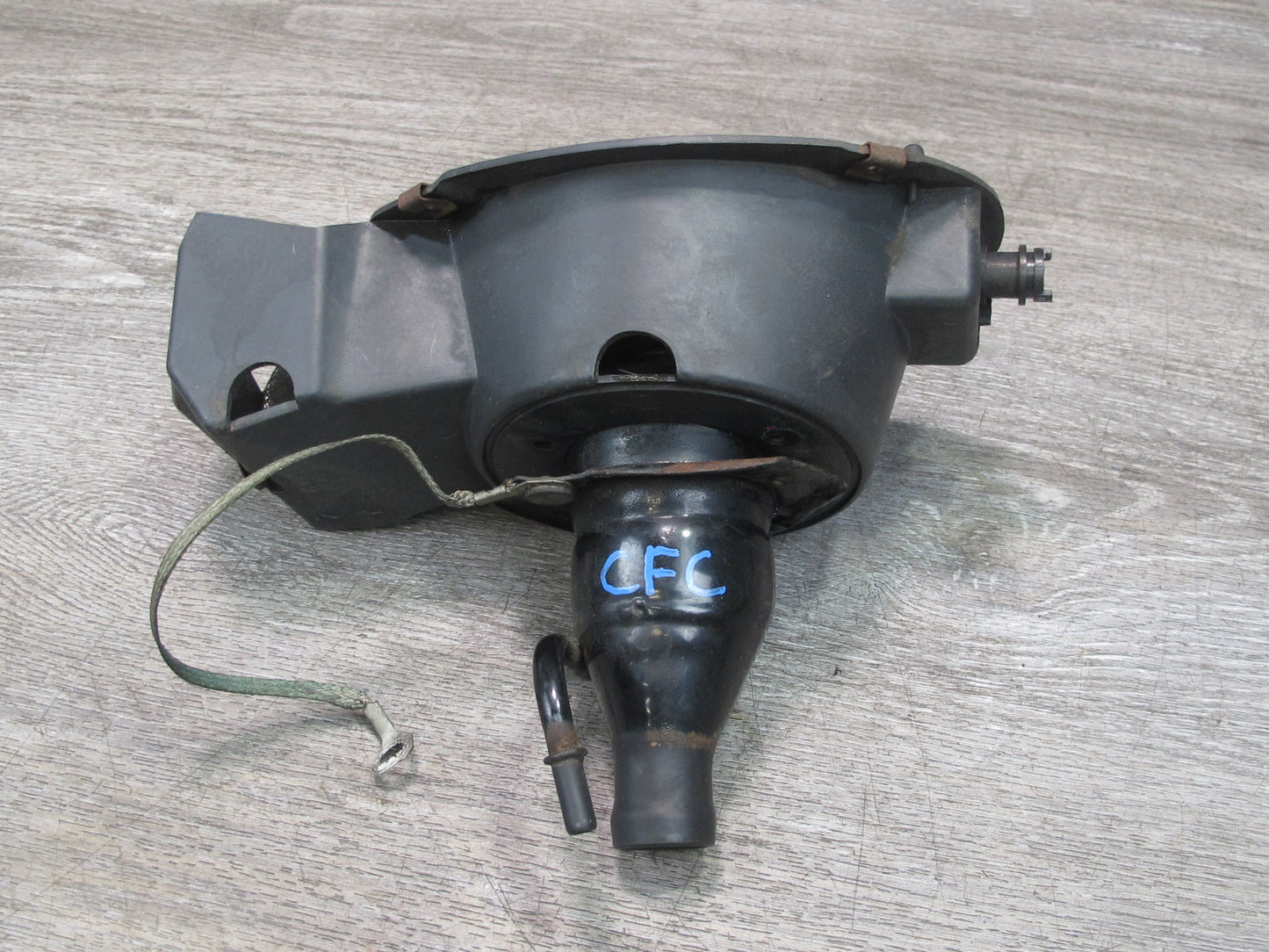 00-04 Chevrolet Corvette C5 Fuel Filler Neck w Housing & Cap Assembly OEM