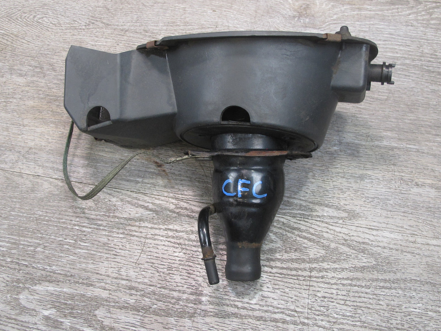 00-04 Chevrolet Corvette C5 Fuel Filler Neck w Housing & Cap Assembly OEM