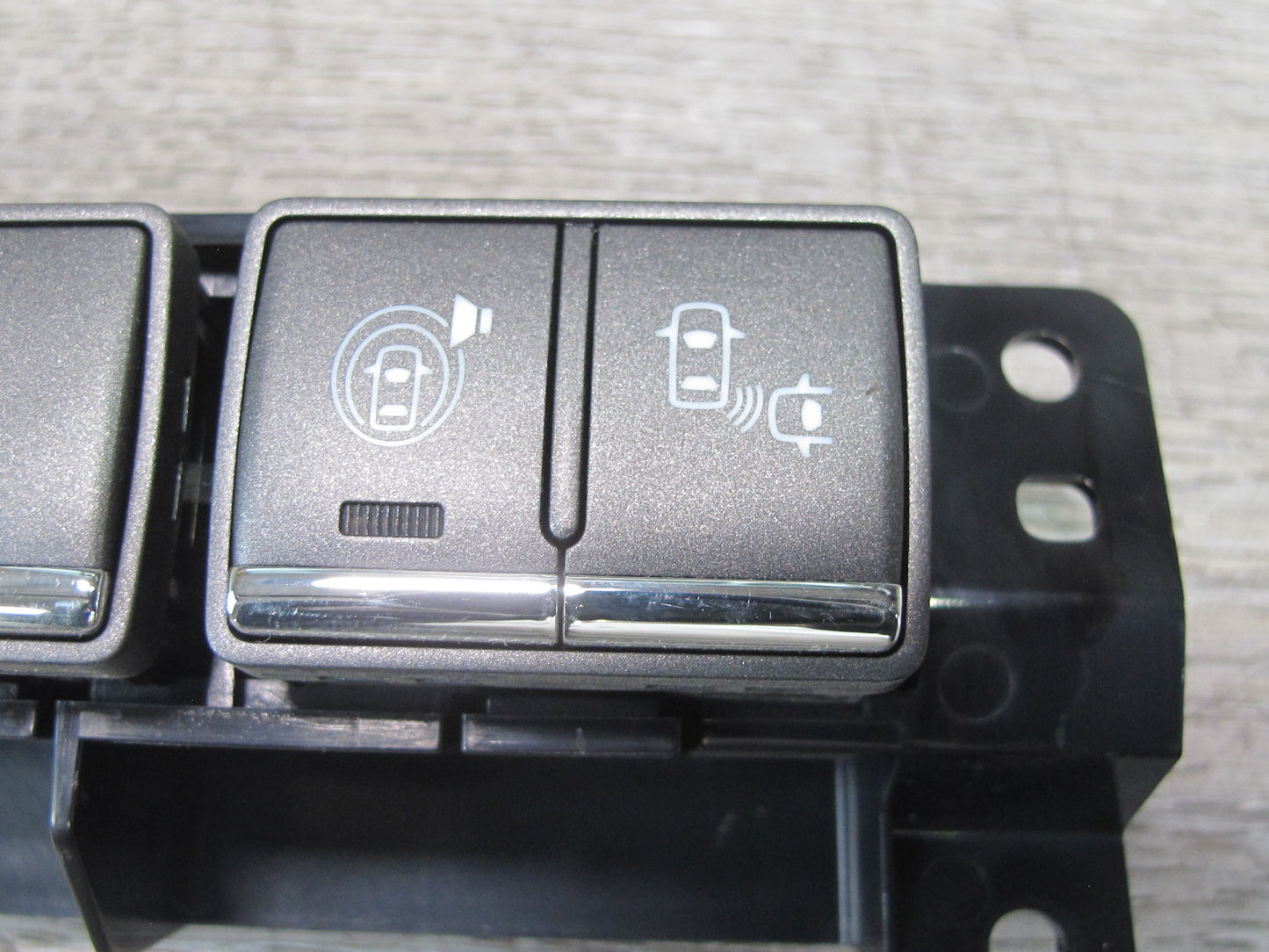 2011-2017 Infiniti QX56 QX80 Dash Trunk PDC Parking Sensor Lance Assist Switch