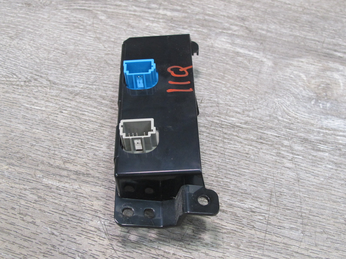 2011-2017 Infiniti QX56 QX80 Dash Trunk PDC Parking Sensor Lance Assist Switch