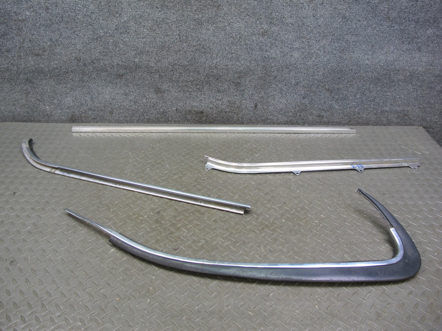 85-89 BMW E24 Right Door Window Exterior Chrome Trim Molding Set OEM