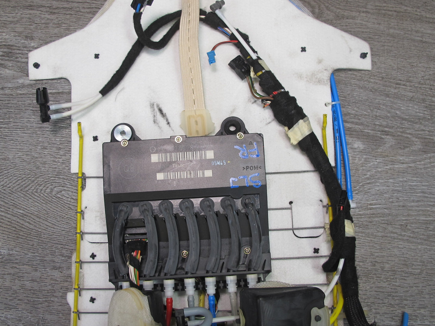 03-08 Mercedes R230 Front Left or Right Seat Lumbar Support OEM