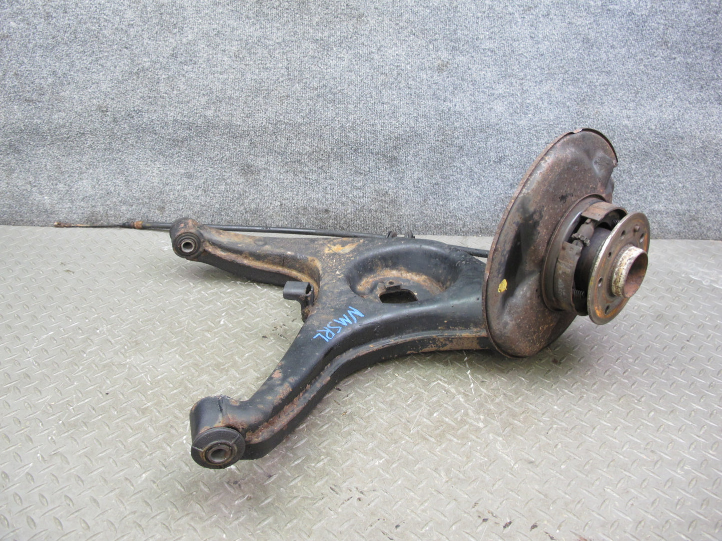 86-91 Mercedes W126 Rear Left Spindle Knuckle Wheel Hub Bearing OEM
