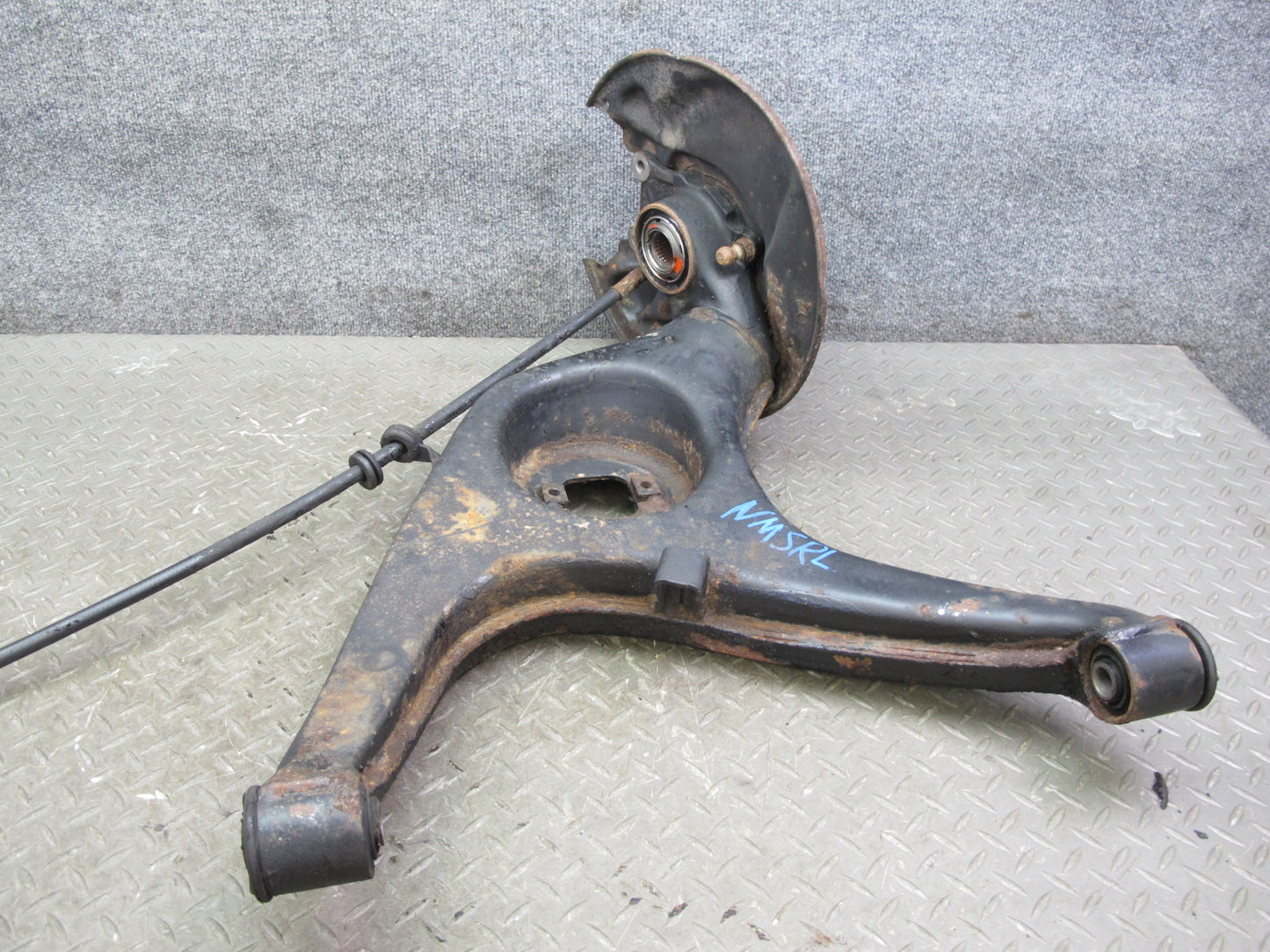 86-91 Mercedes W126 Rear Left Spindle Knuckle Wheel Hub Bearing OEM