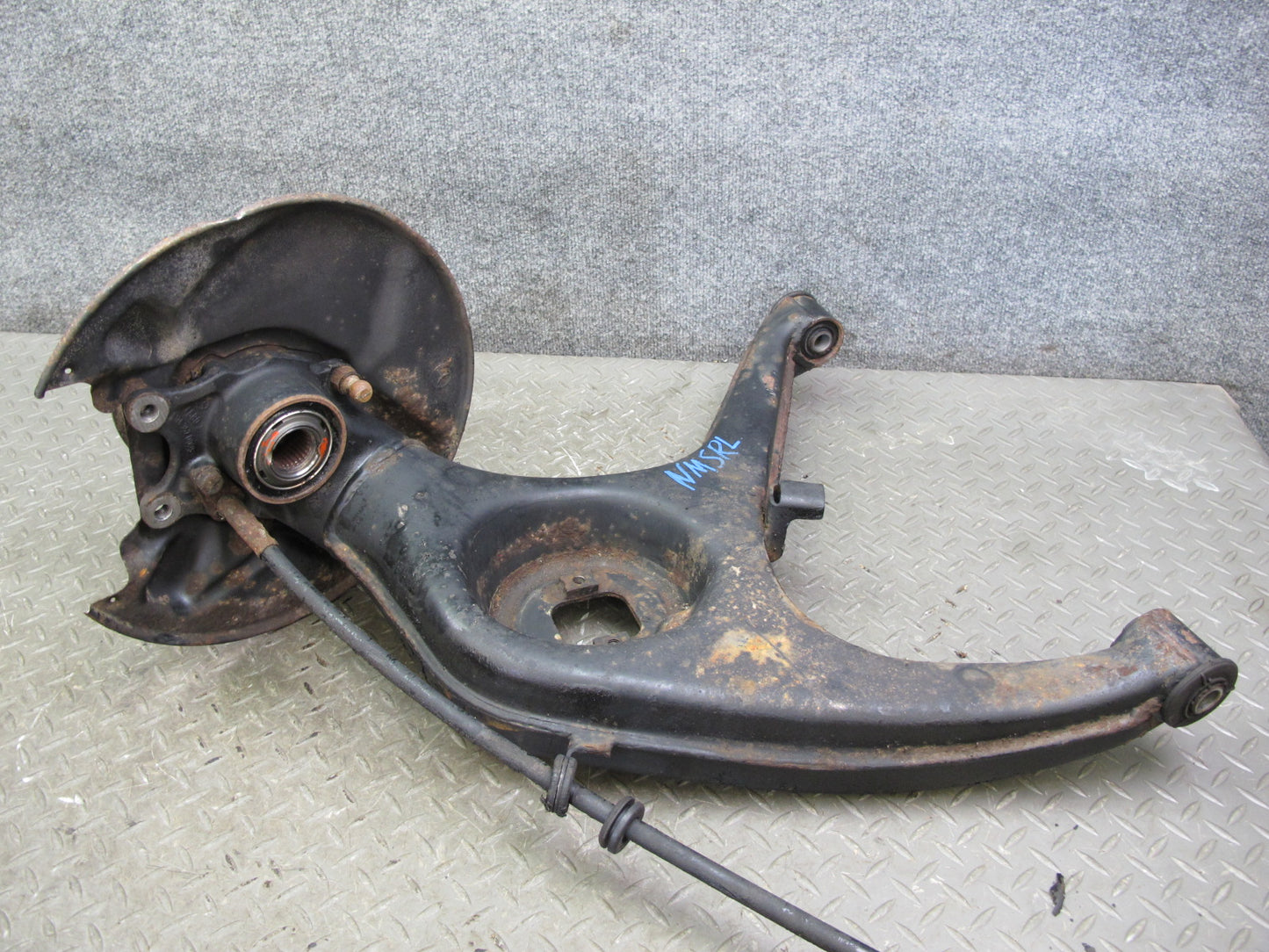 86-91 Mercedes W126 Rear Left Spindle Knuckle Wheel Hub Bearing OEM