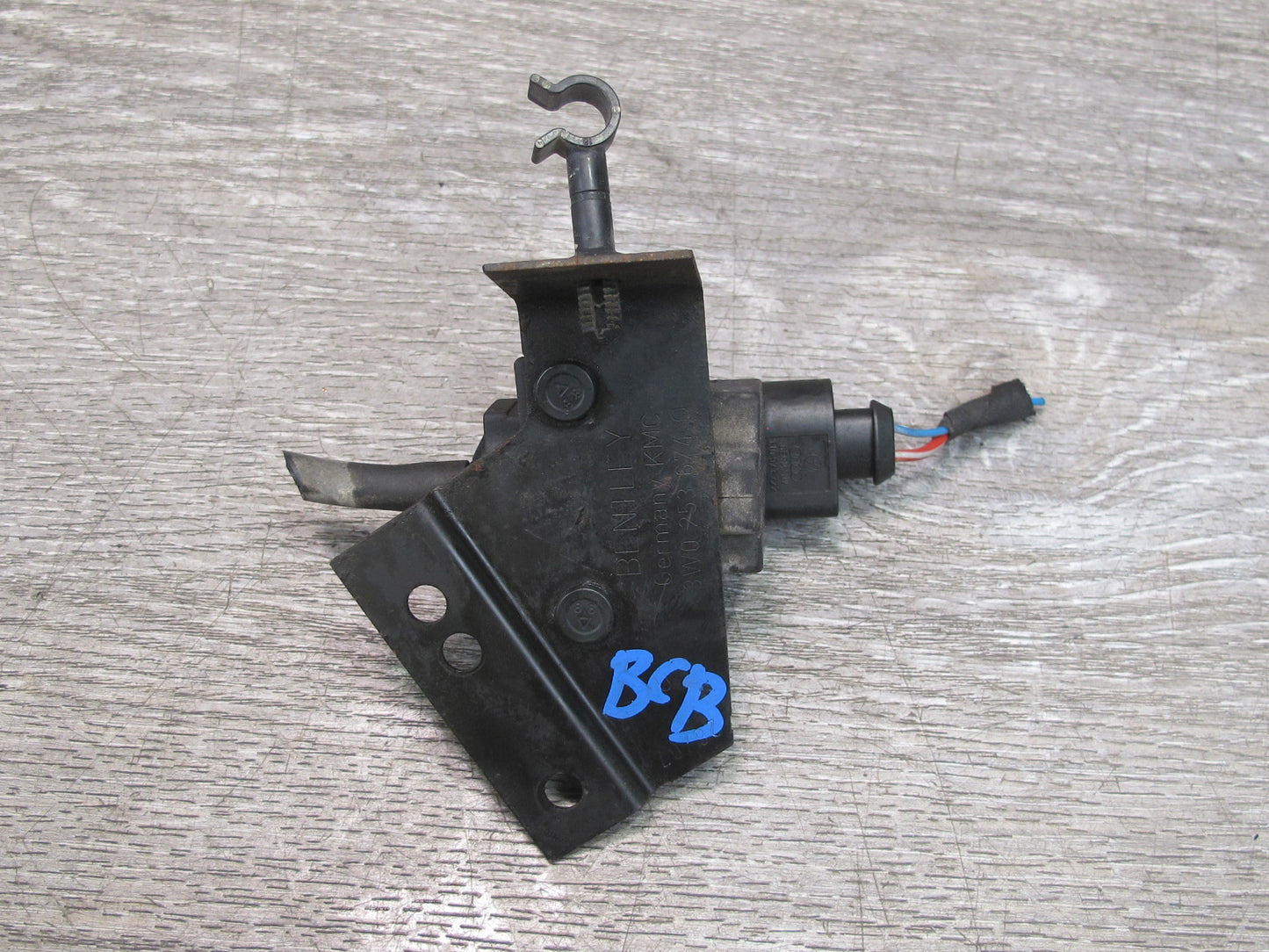 03-10 Bentley Continental GTC GT Vacuum Solenoid Valve 3W0253674Q