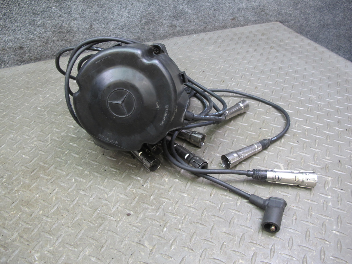 86-91 Mercedes W126 C126 560SEL 560SEC M117 Ignition Distributor Assembly OEM
