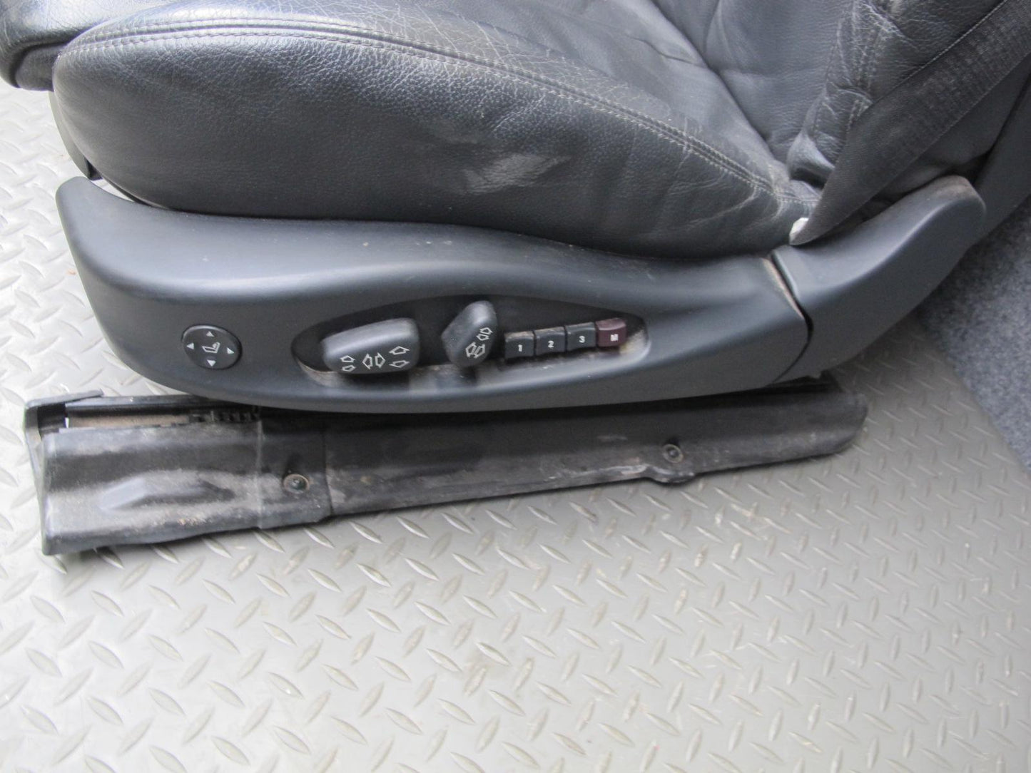 2006-2007 BMW E64 M6 Convertible Front & Rear Leather Sport Seat Black Set