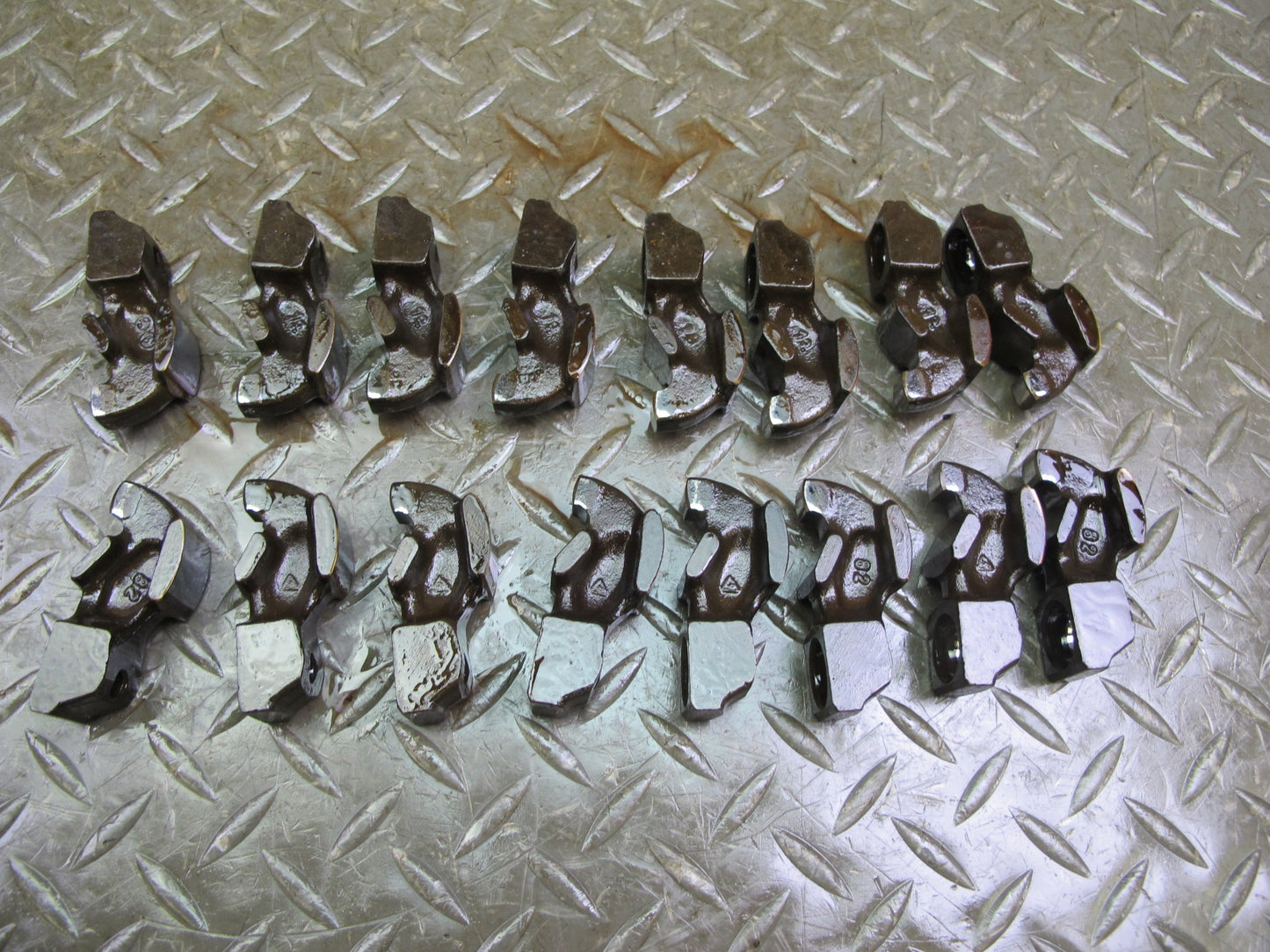 86-91 Mercedes W126 C126 560SEC 560SEL M117 Set of 18 Engine Rocker Arm OEM