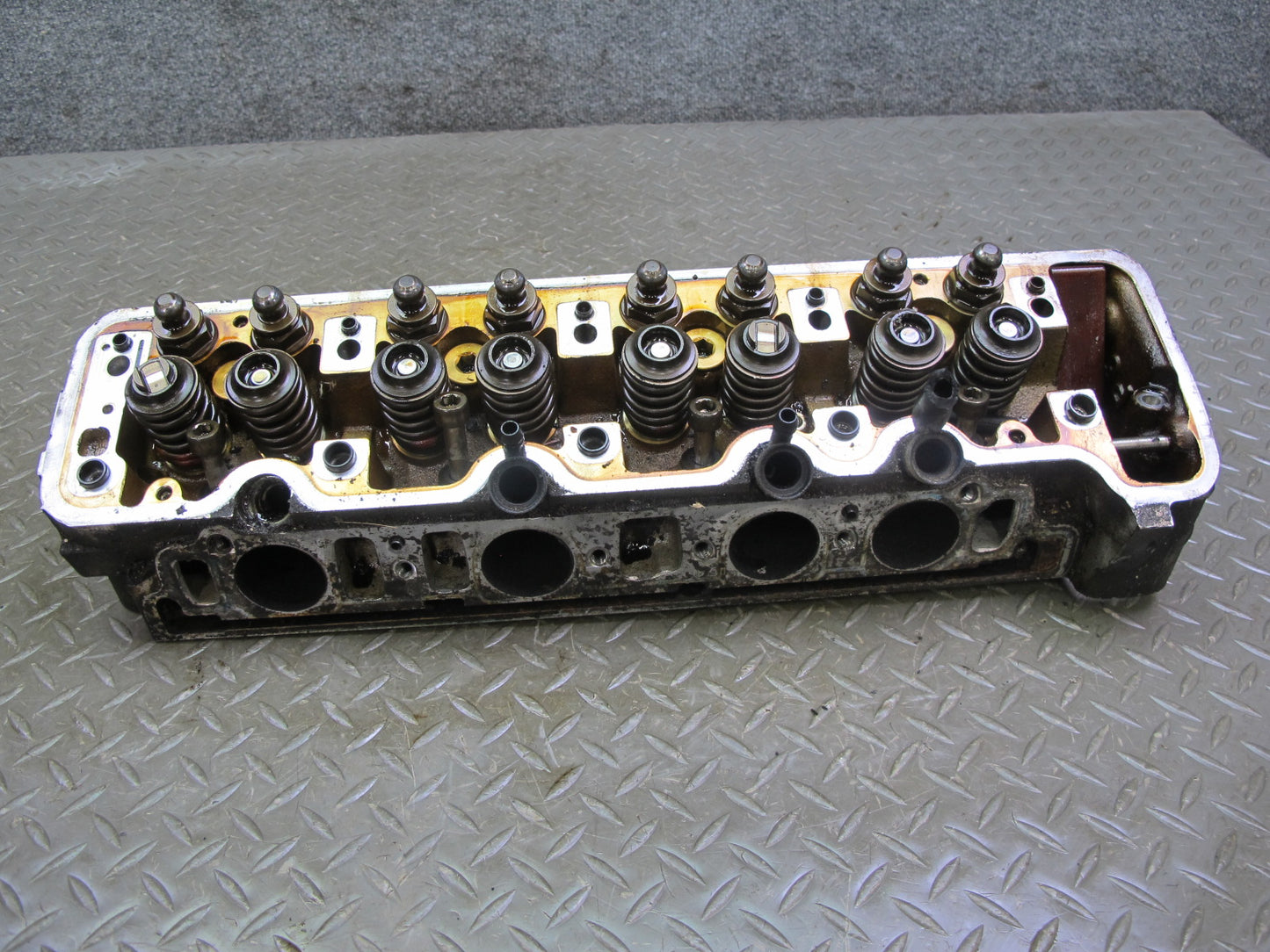 86-91 Mercedes W126 5.6L M117 117.968 Engine Left Cylinder Head 147k Miles OEM