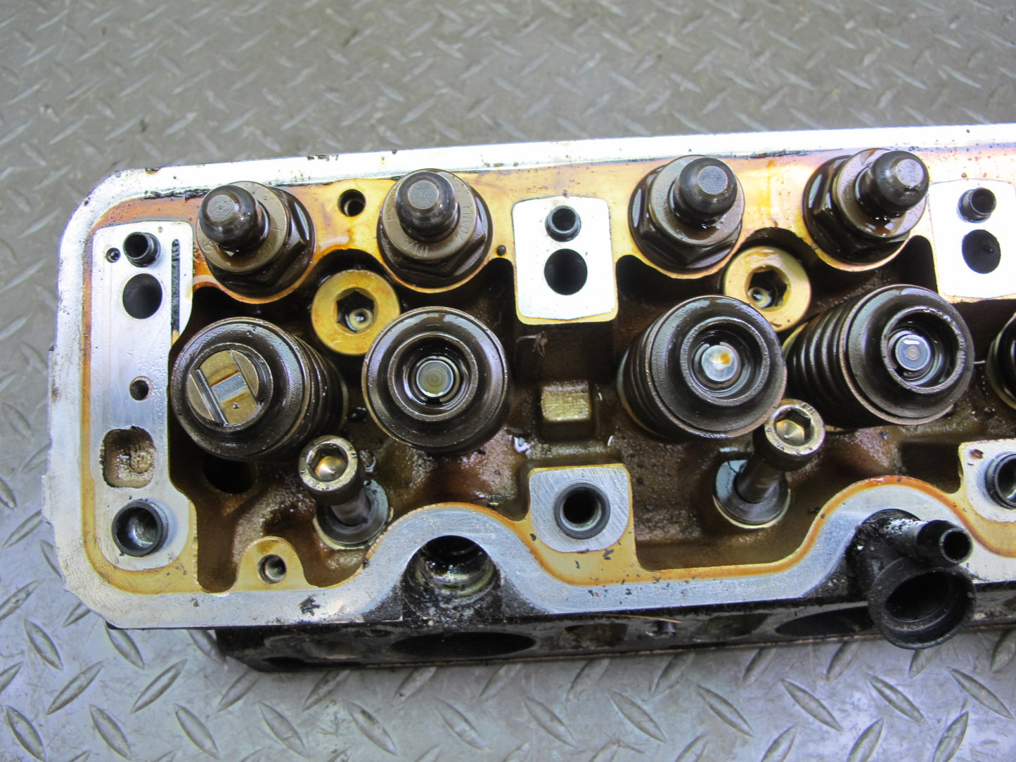 86-91 Mercedes W126 5.6L M117 117.968 Engine Left Cylinder Head 147k Miles OEM