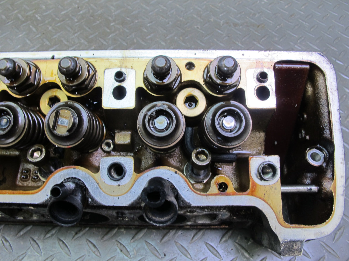 86-91 Mercedes W126 5.6L M117 117.968 Engine Left Cylinder Head 147k Miles OEM