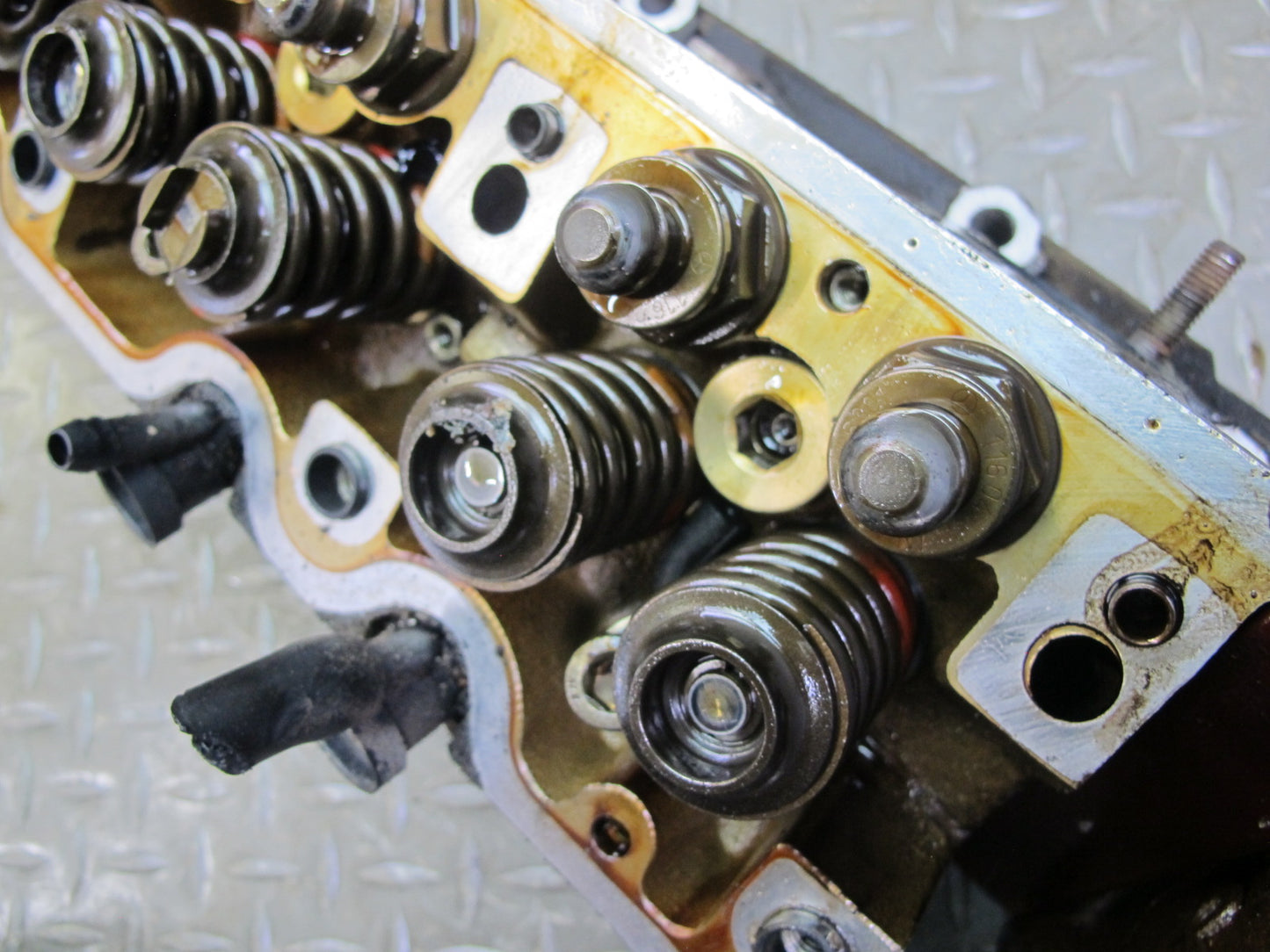 86-91 Mercedes W126 5.6L M117 117.968 Engine Left Cylinder Head 147k Miles OEM