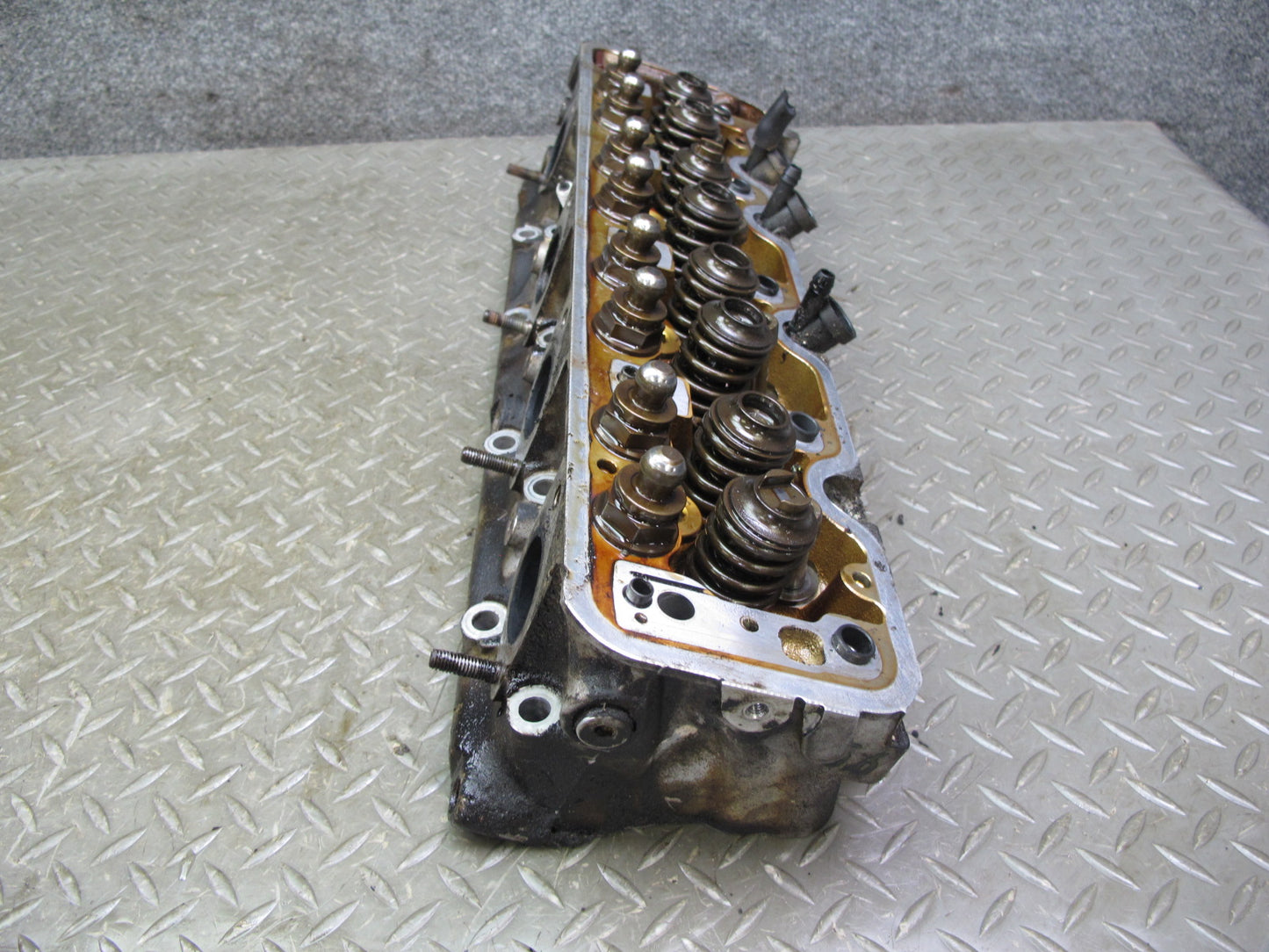 86-91 Mercedes W126 5.6L M117 117.968 Engine Left Cylinder Head 147k Miles OEM