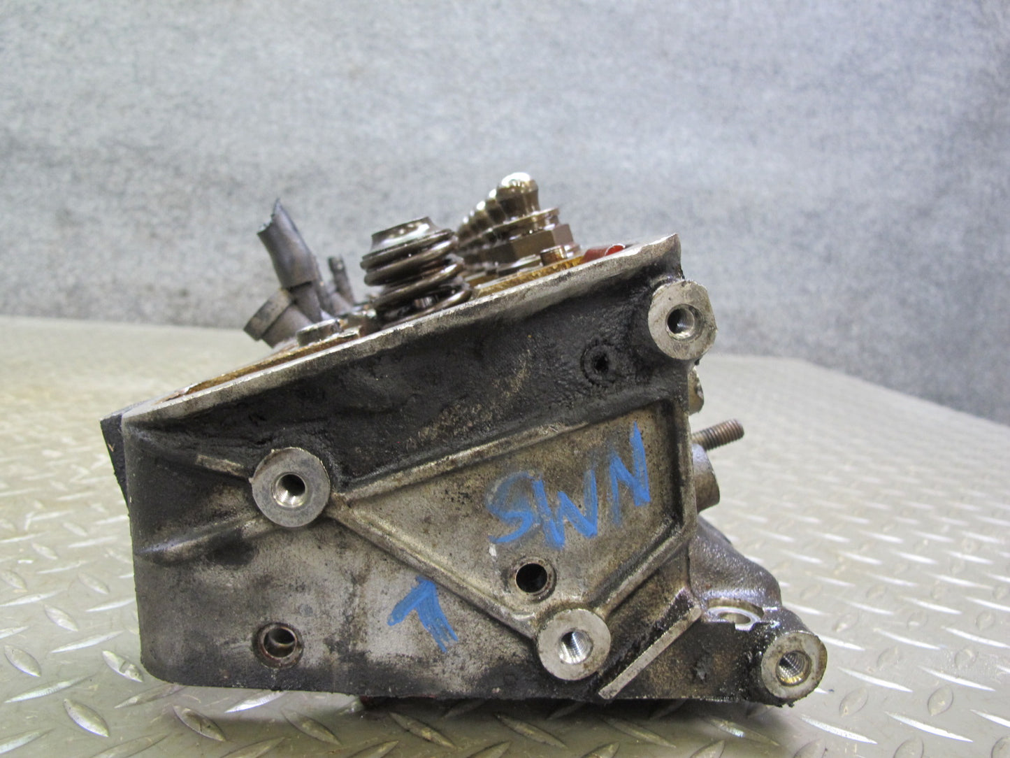 86-91 Mercedes W126 5.6L M117 117.968 Engine Left Cylinder Head 147k Miles OEM