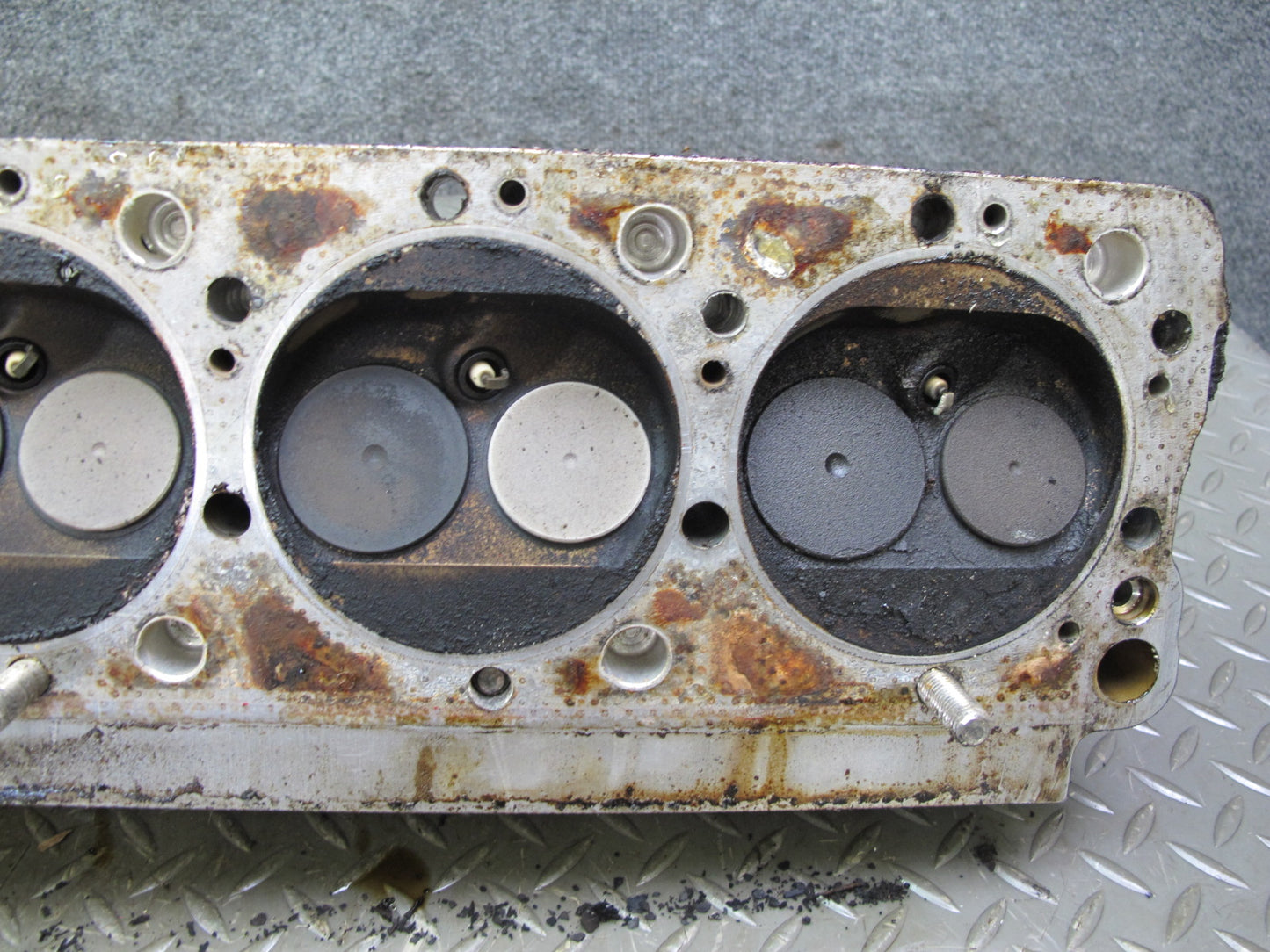 86-91 Mercedes W126 5.6L M117 117.968 Engine Left Cylinder Head 147k Miles OEM