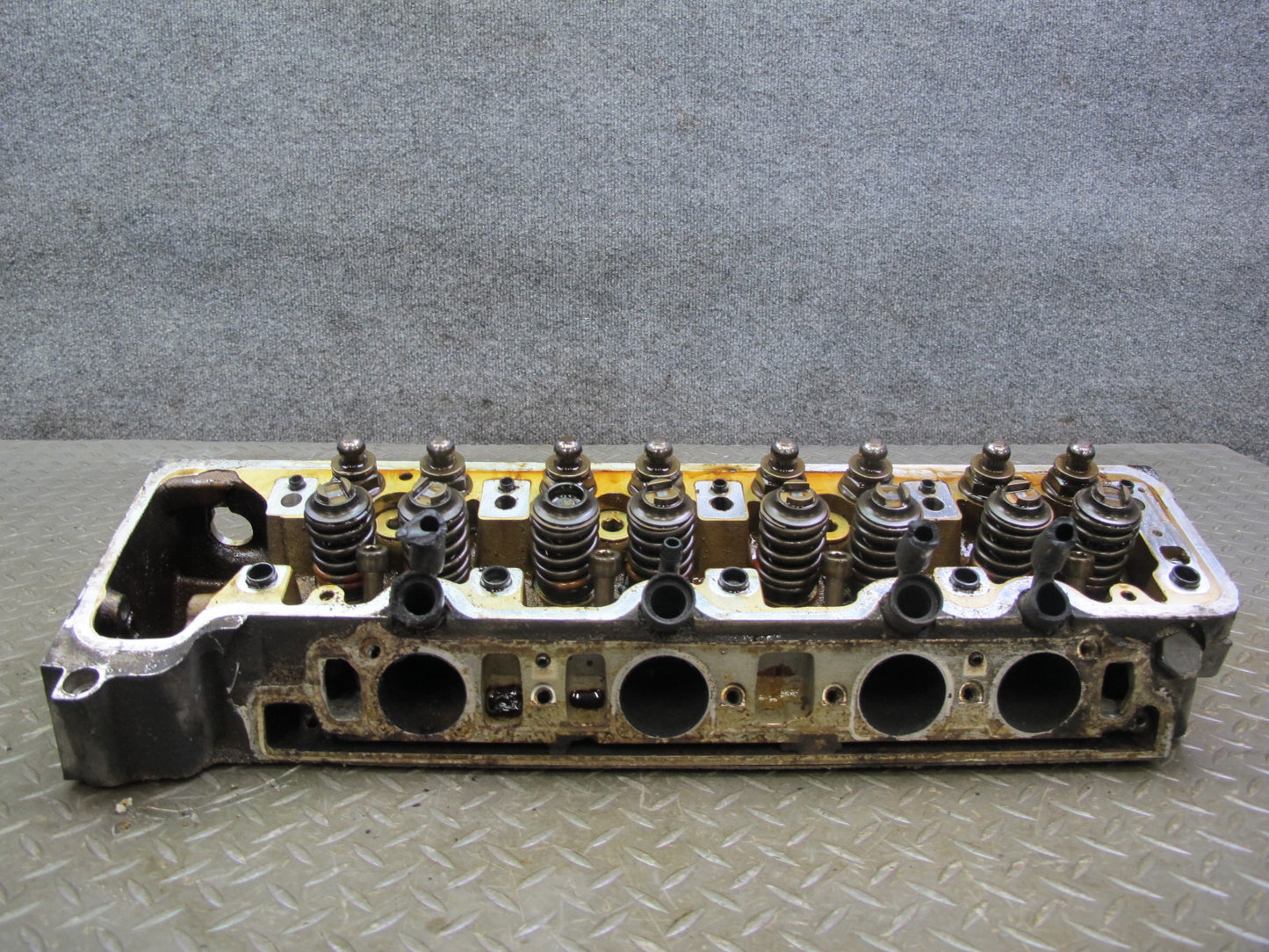 86-91 Mercedes W126 5.6L M117 117.968 Engine Right Cylinder Head 147k Miles OEM
