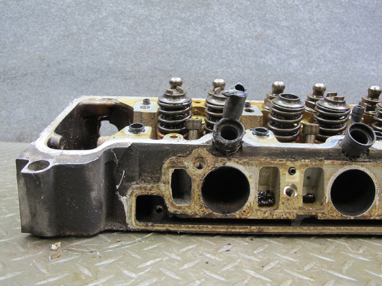 86-91 Mercedes W126 5.6L M117 117.968 Engine Right Cylinder Head 147k Miles OEM