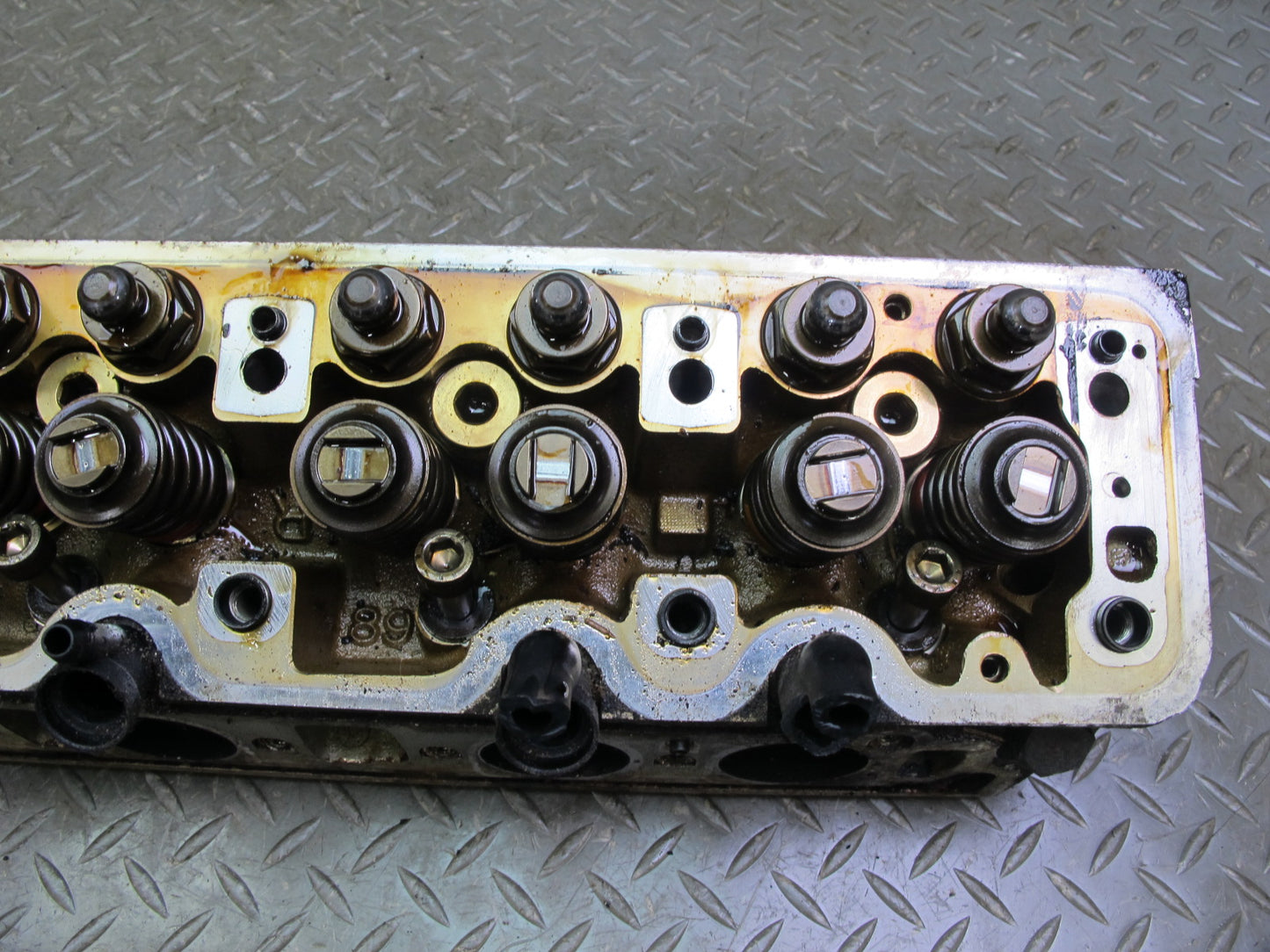 86-91 Mercedes W126 5.6L M117 117.968 Engine Right Cylinder Head 147k Miles OEM