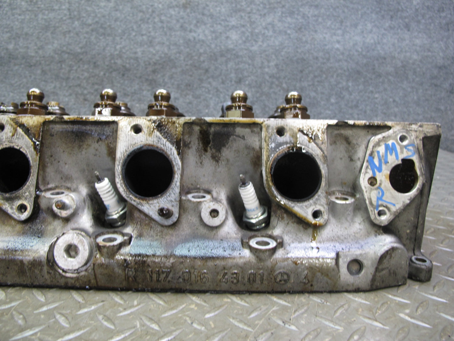 86-91 Mercedes W126 5.6L M117 117.968 Engine Right Cylinder Head 147k Miles OEM