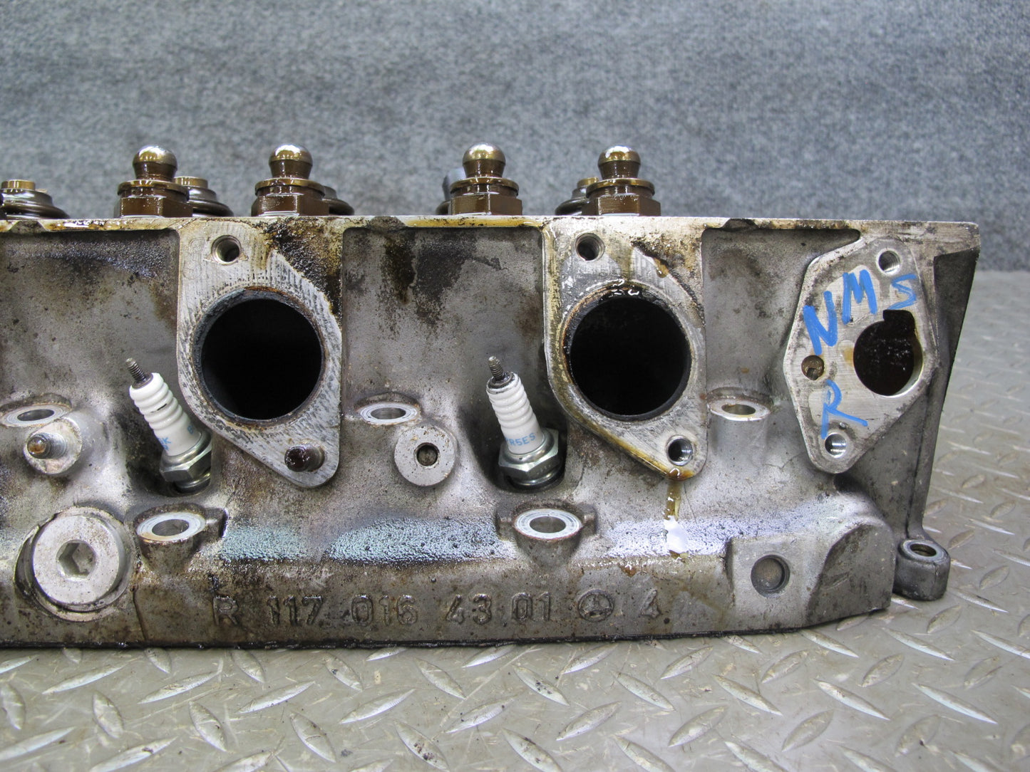 86-91 Mercedes W126 5.6L M117 117.968 Engine Right Cylinder Head 147k Miles OEM