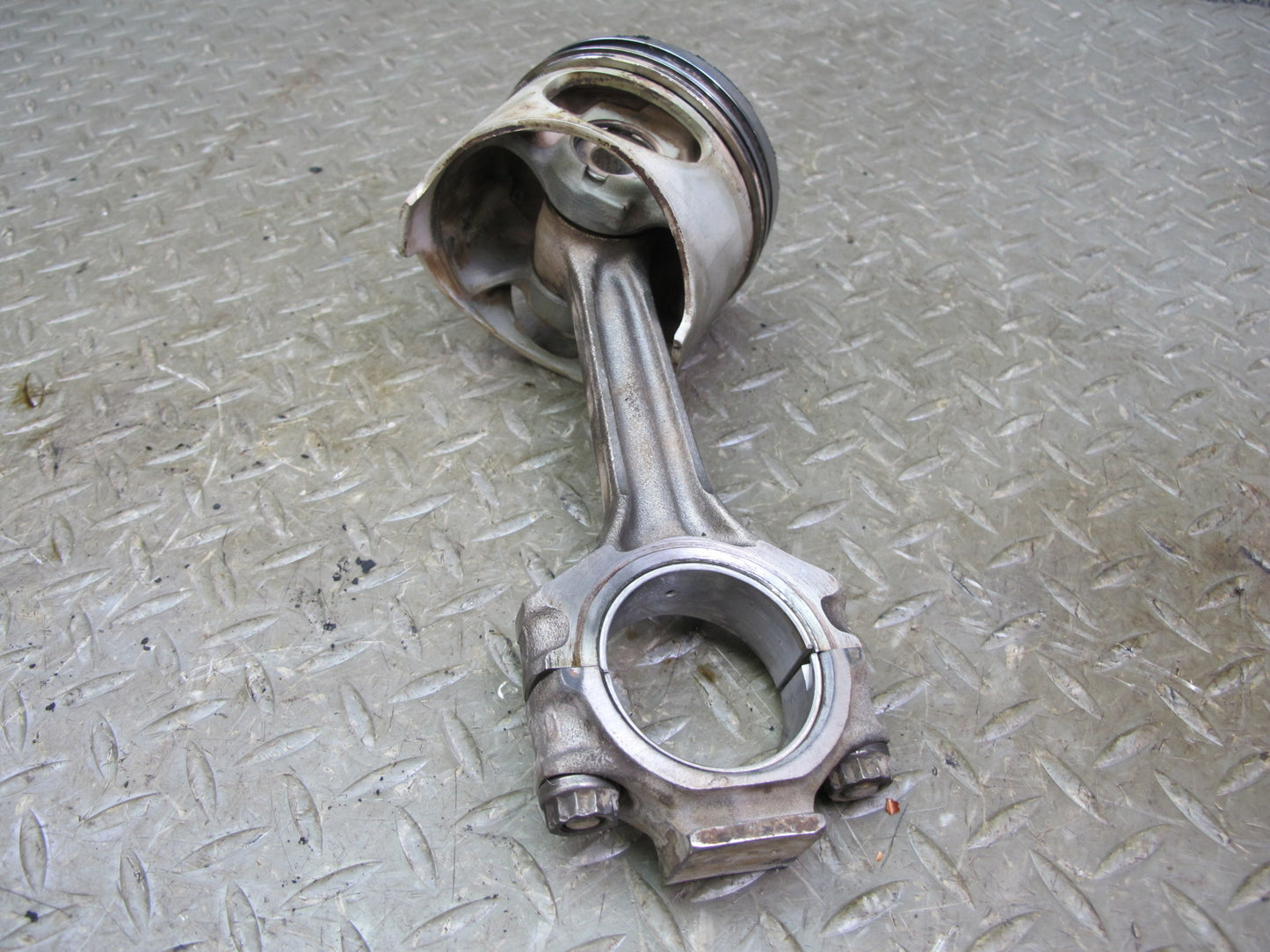 86-89 Mercedes W126 5.6 M117 117.968 Set of 8 Engine Piston w Connecting Rod OEM