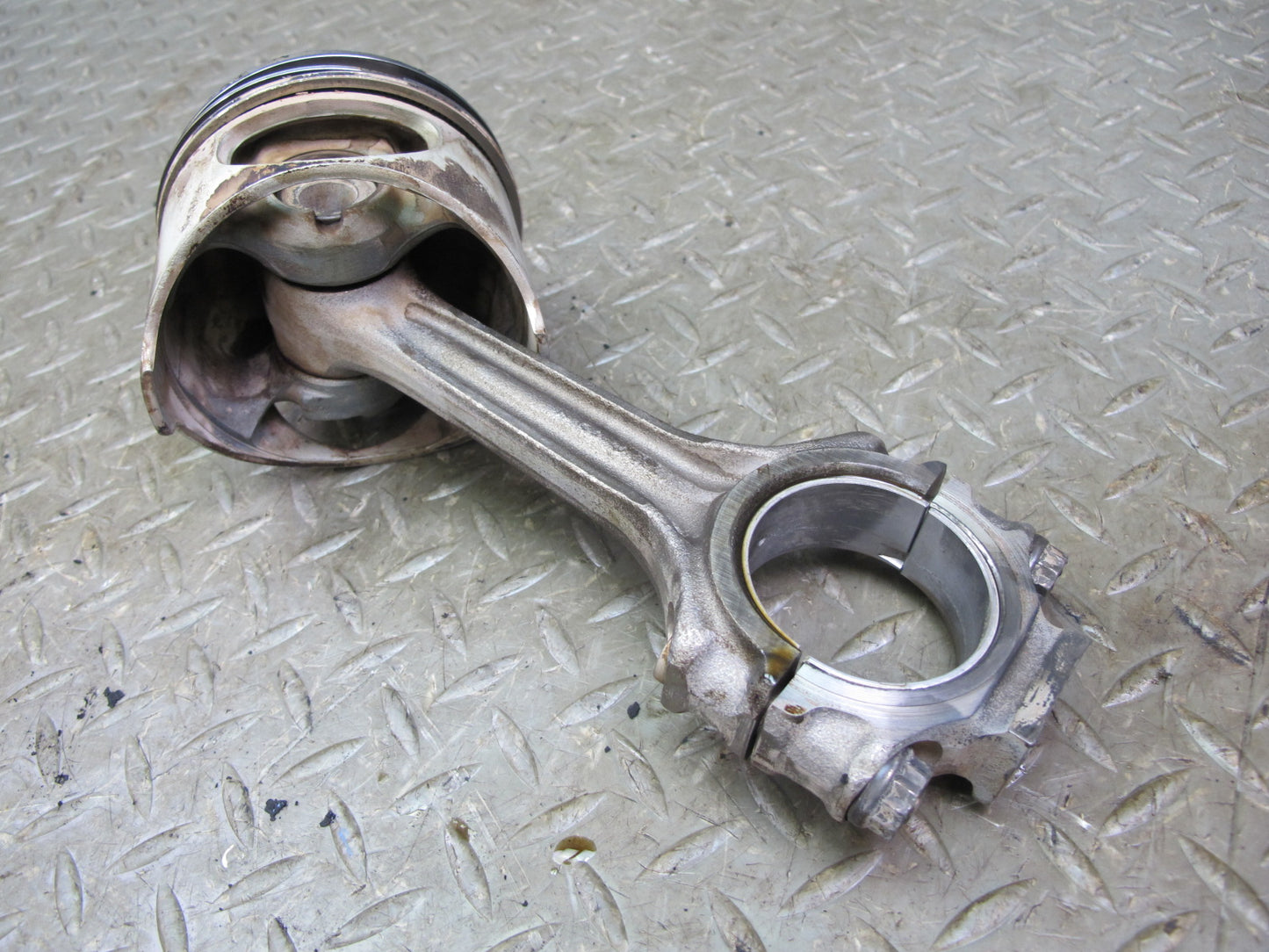 86-89 Mercedes W126 5.6 M117 117.968 Set of 8 Engine Piston w Connecting Rod OEM