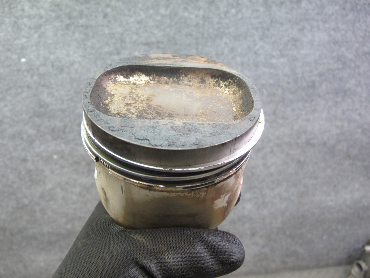 86-89 Mercedes W126 5.6 M117 117.968 Set of 8 Engine Piston w Connecting Rod OEM