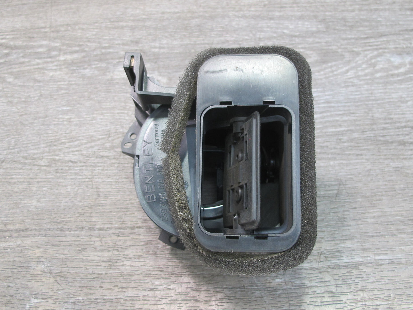 03-12 Bentley Continental GTC GT Dash Front Right A/C Air Vent 3W0819358