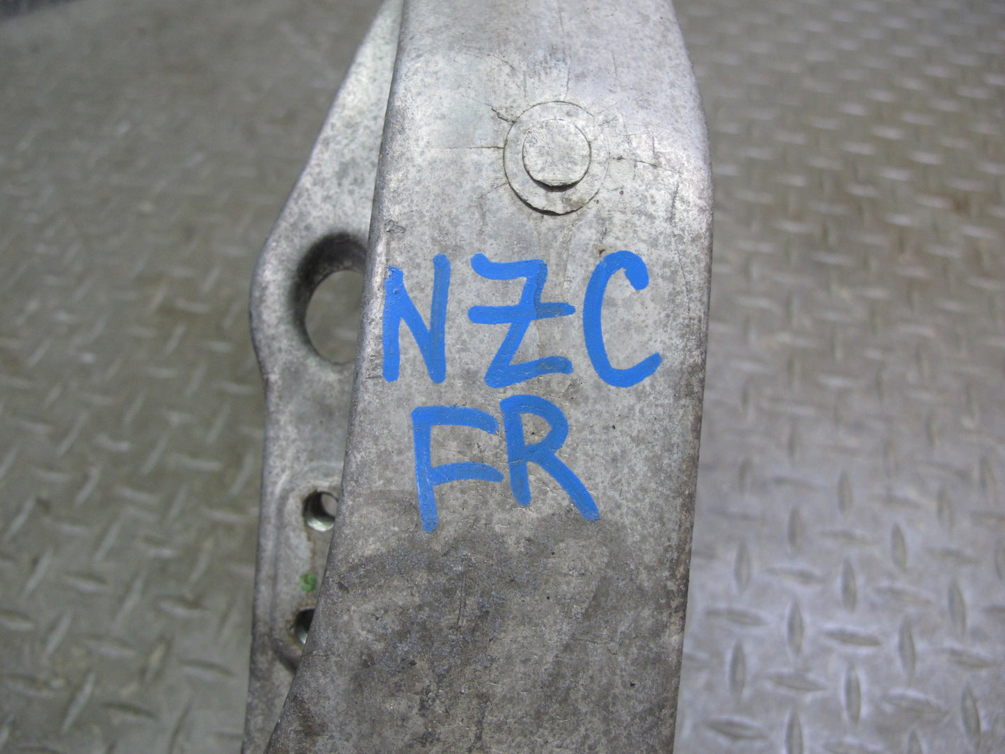 05-09 Nissan 350Z Z33 Front Right Spindle Knuckle Wheel Hub Bearing 46K Mile OEM