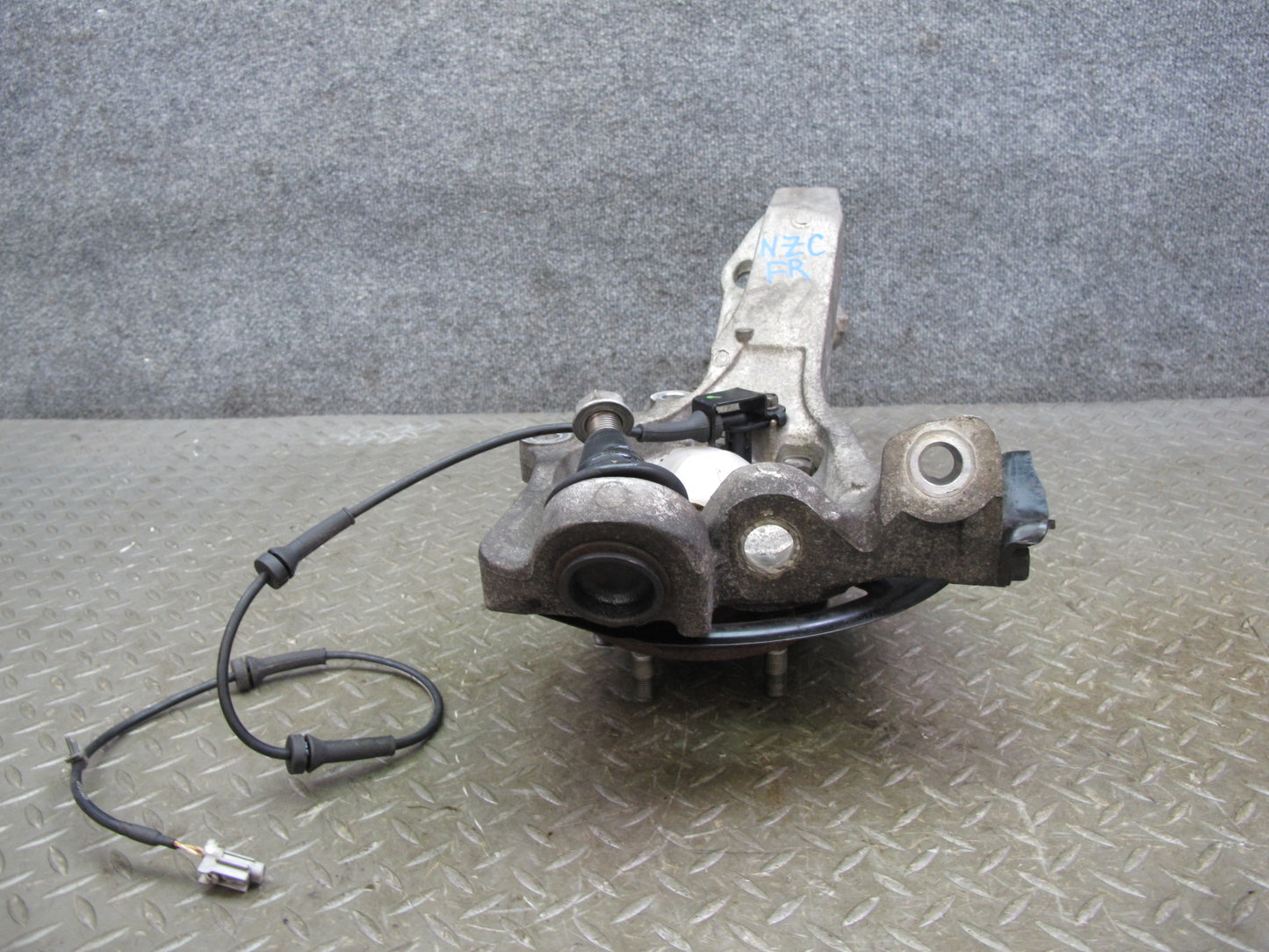 05-09 Nissan 350Z Z33 Front Right Spindle Knuckle Wheel Hub Bearing 46K Mile OEM