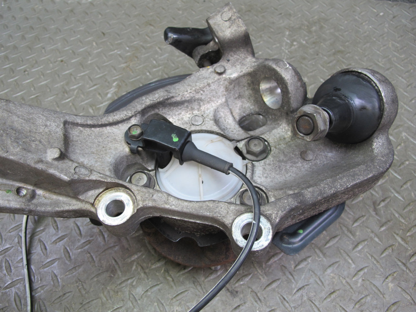 05-09 Nissan 350Z Z33 Front Right Spindle Knuckle Wheel Hub Bearing 46K Mile OEM