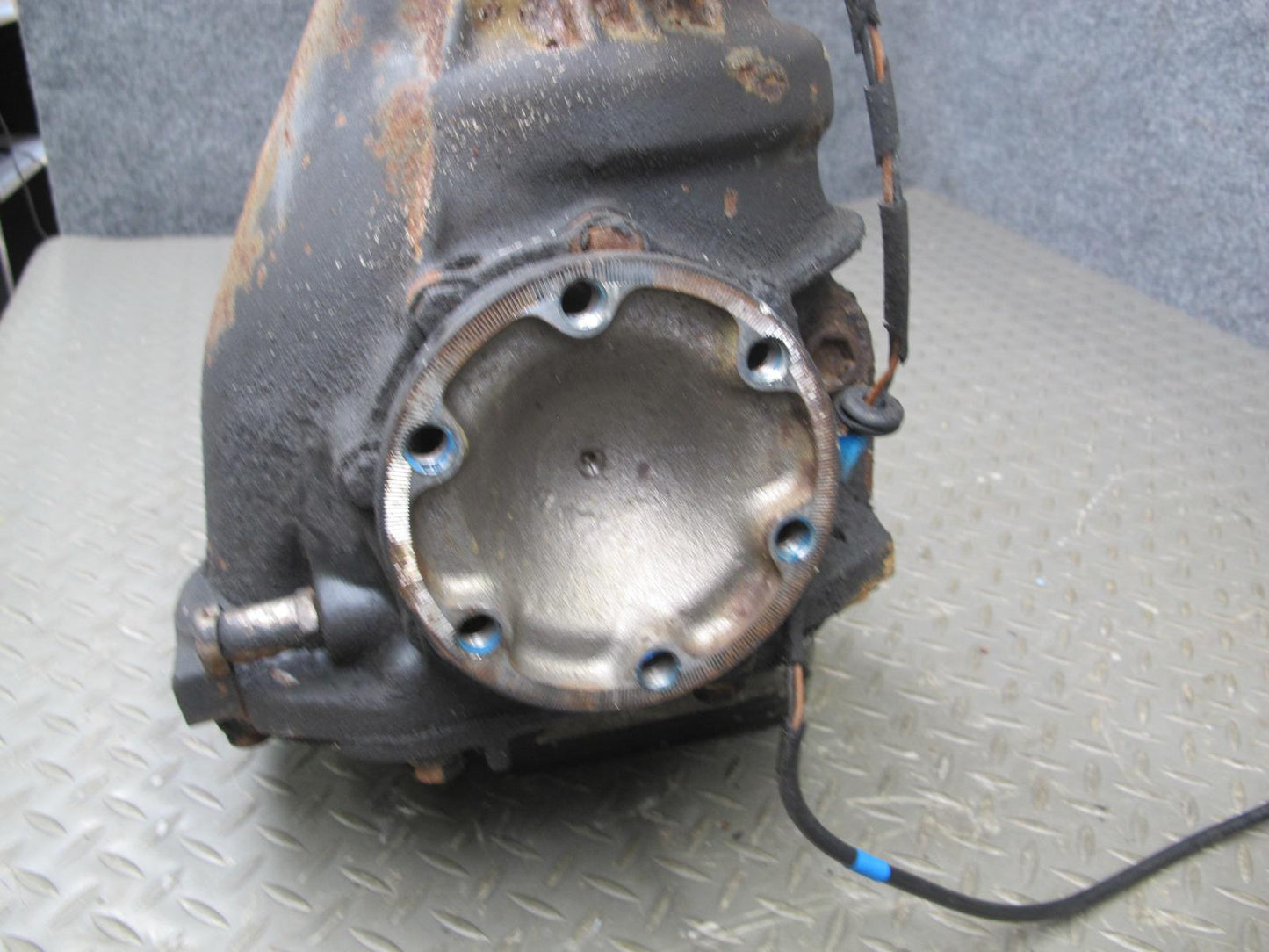 86-91 Mercedes W126 C126 Rear Differential Carrier 2.47 Ratio OEM