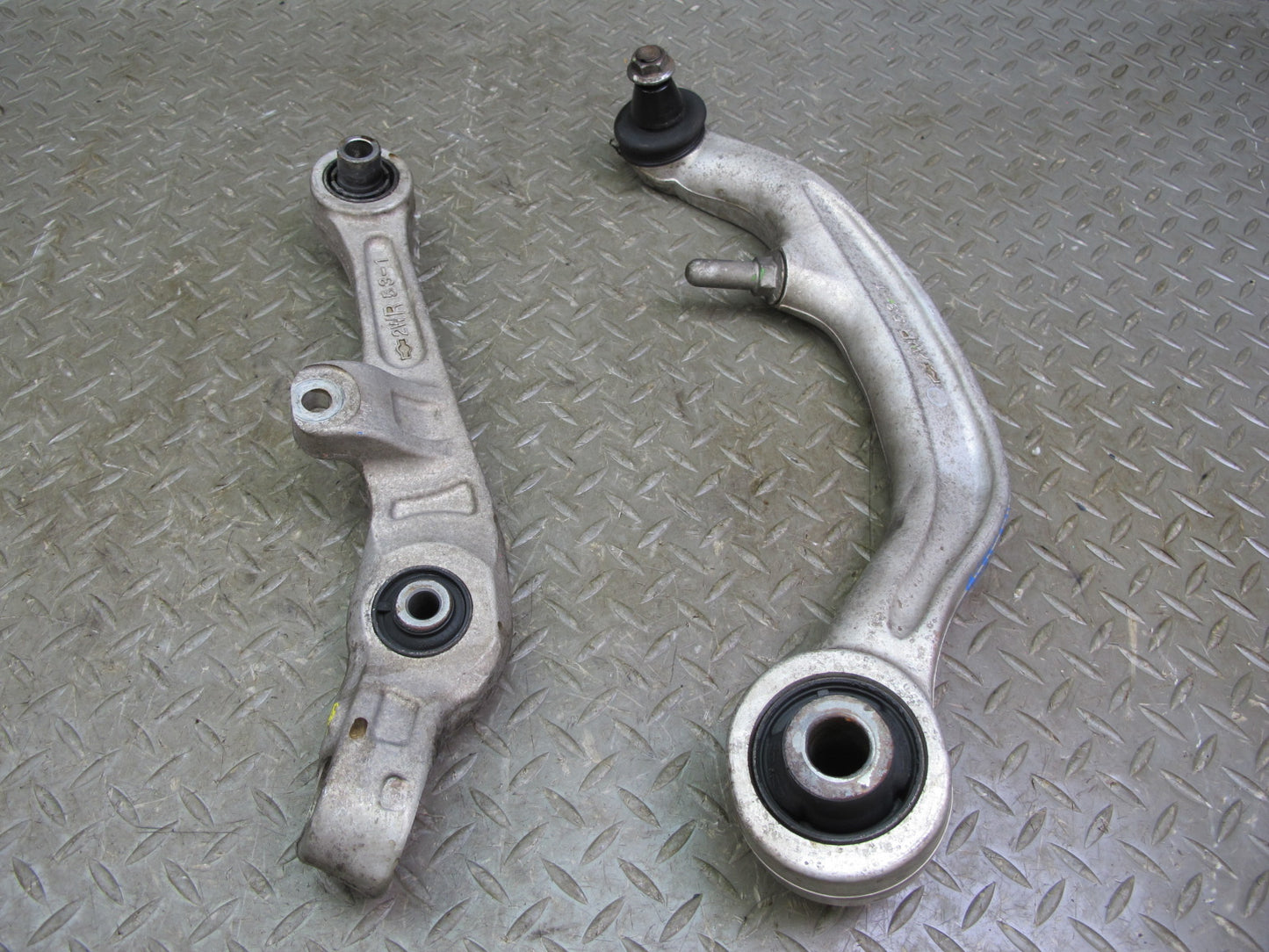 04-05 Nissan 350Z Z33 Set of 2 Front Right Suspension Control Arm 46K Miles OEM