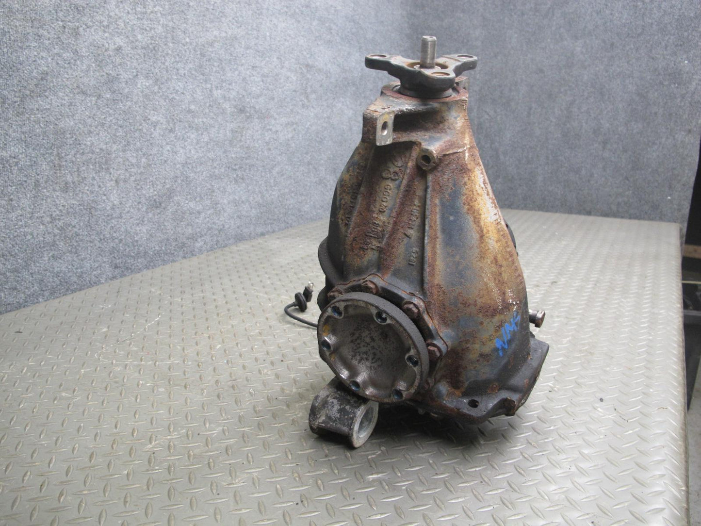 86-91 Mercedes W126 C126 Rear Differential Carrier 2.47 Ratio OEM