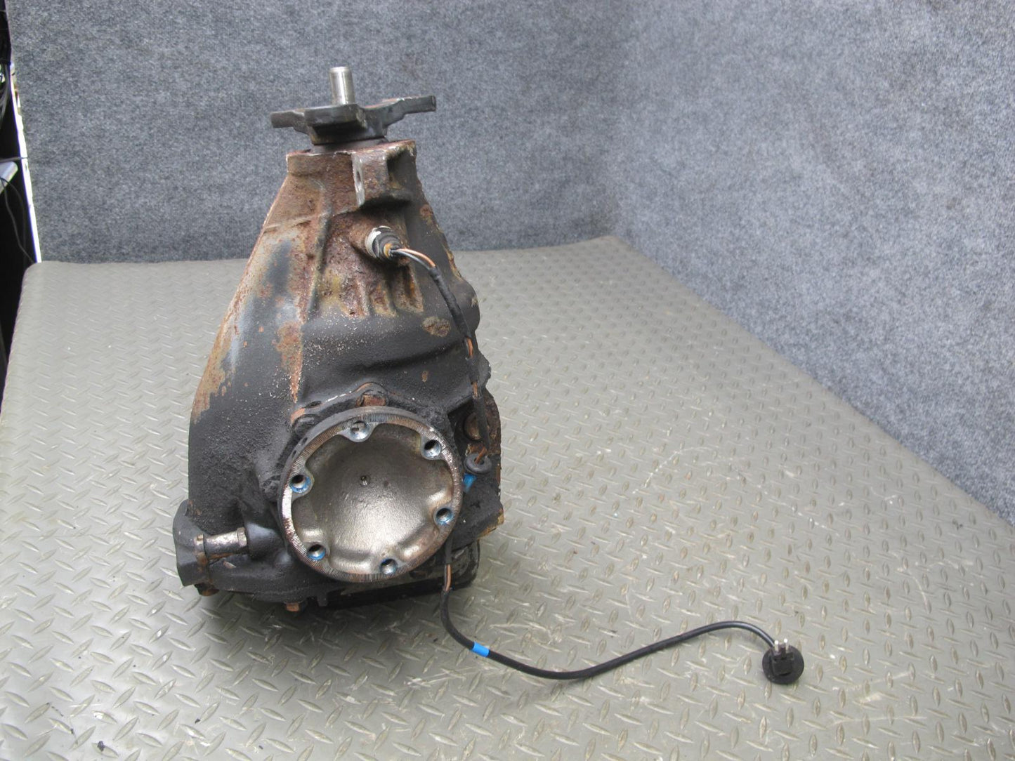 86-91 Mercedes W126 C126 Rear Differential Carrier 2.47 Ratio OEM