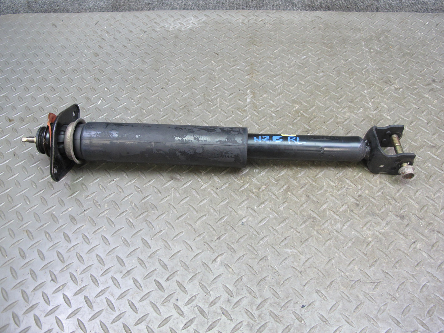 04-05 Nissan 350Z Z33 Convert Rear Left & Right Strut Shock Absorber Set 46K OEM