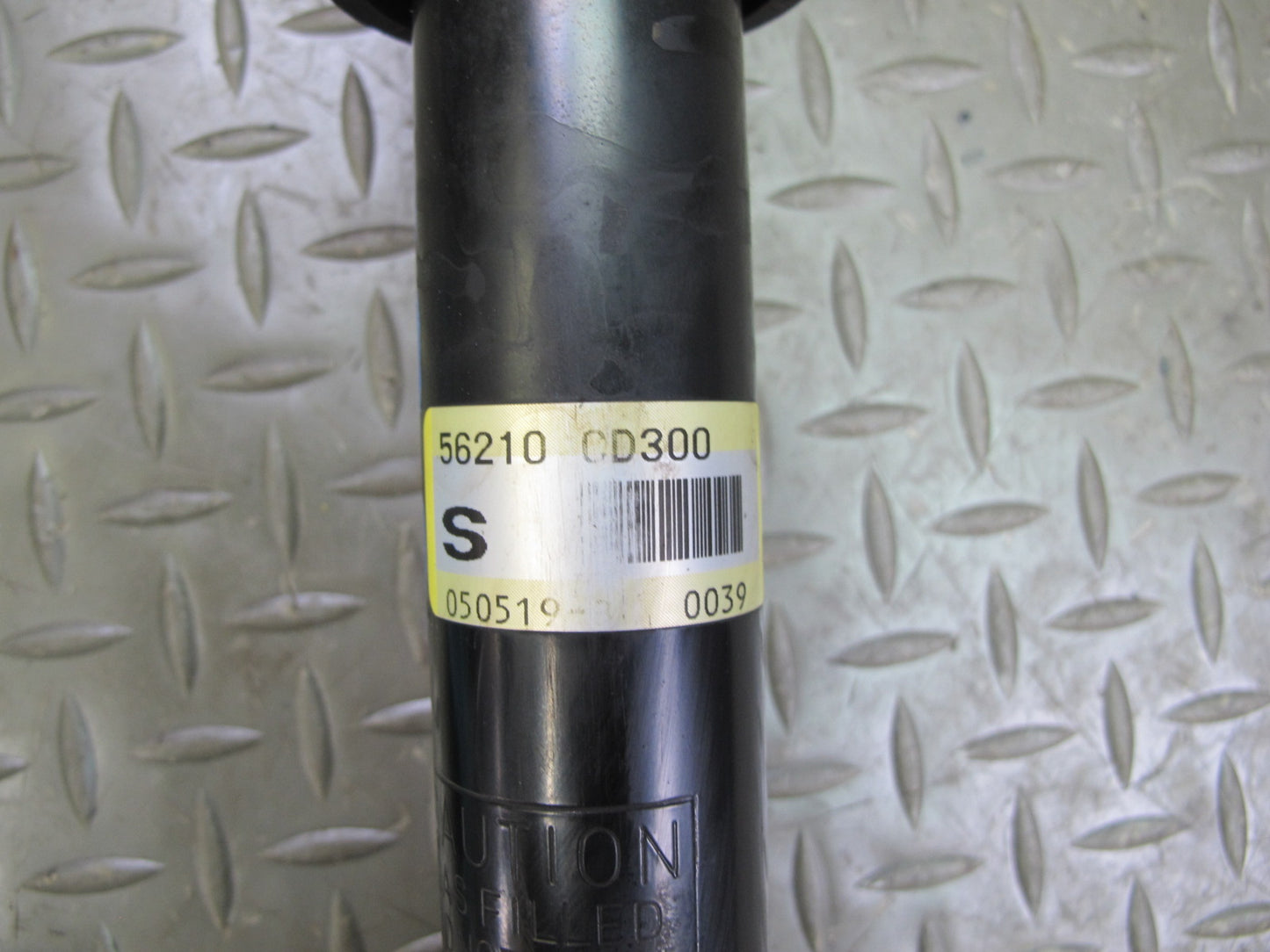 04-05 Nissan 350Z Z33 Convert Rear Left & Right Strut Shock Absorber Set 46K OEM