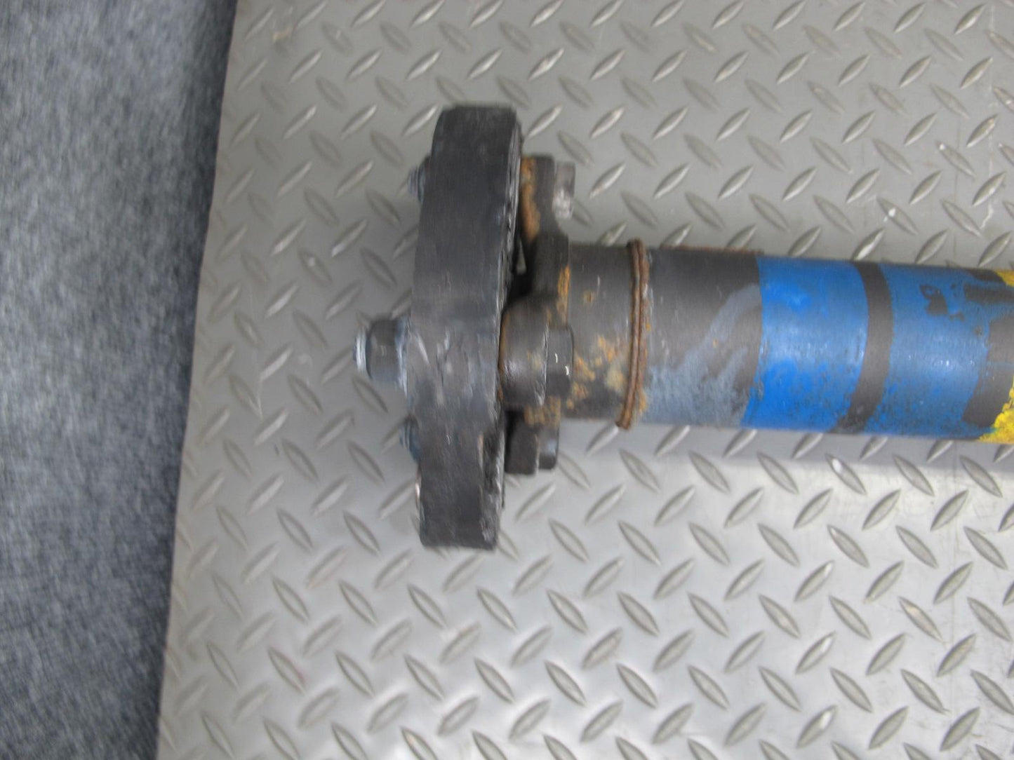 86-91 Mercedes W126 560SEL A/T Rear Drive Shaft Driveshaft OEM