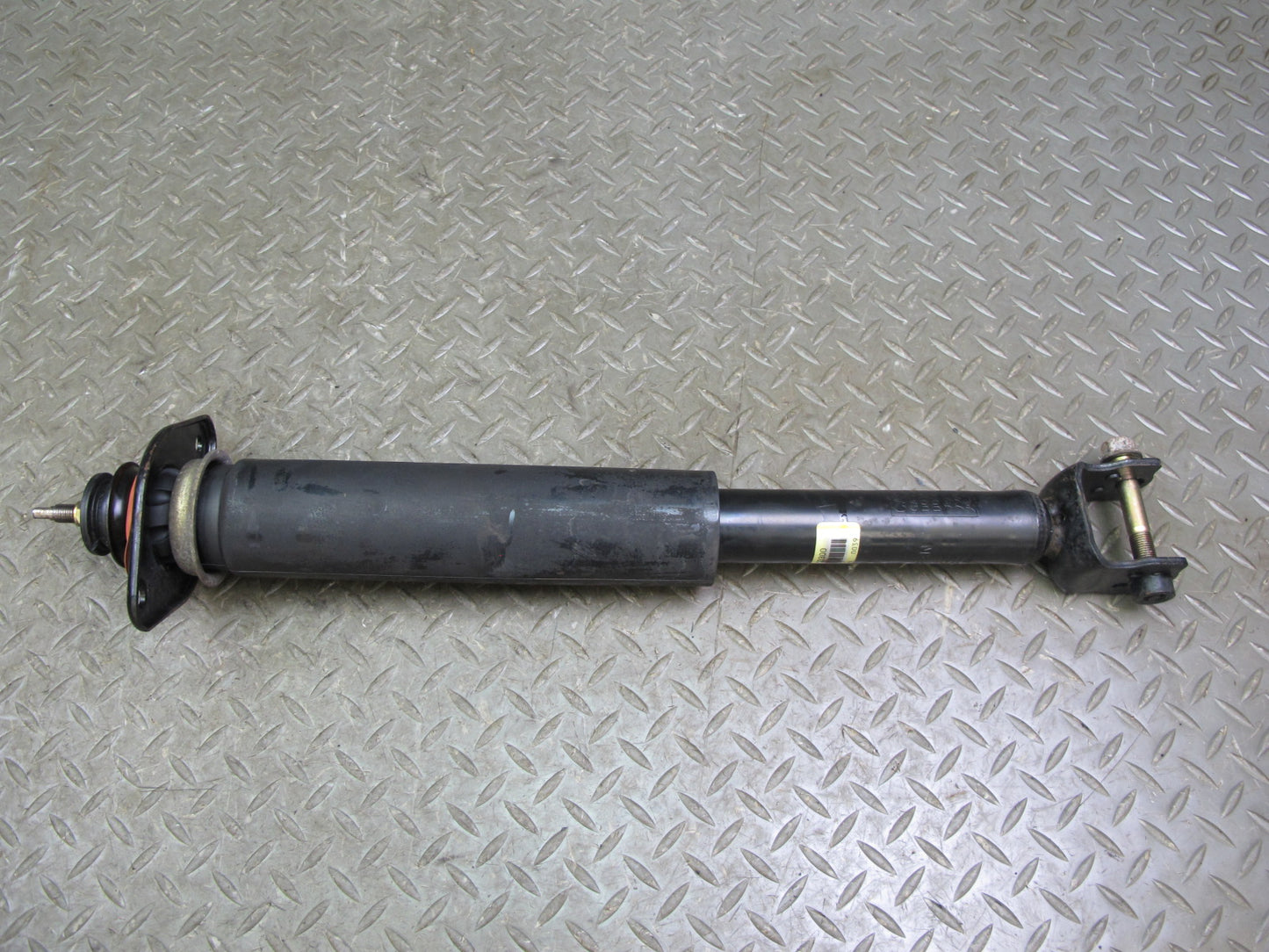 04-05 Nissan 350Z Z33 Convert Rear Left & Right Strut Shock Absorber Set 46K OEM