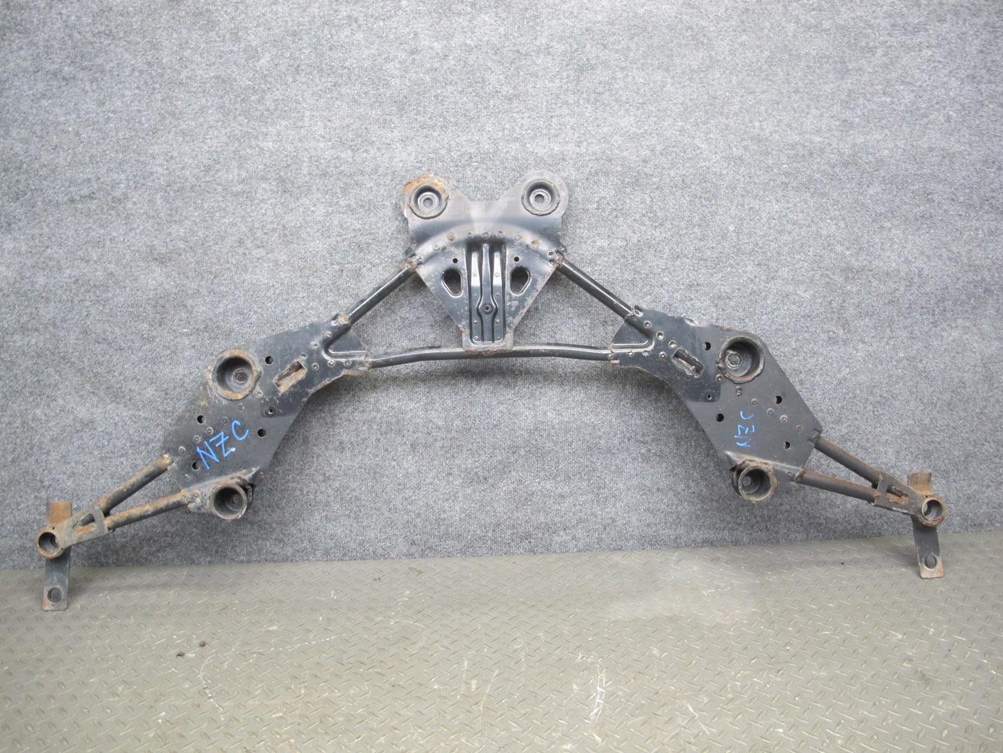 04-05 Nissan 350Z Conv Front & Rear Exhaust Radiator Floor Stay Bracket Set OEM
