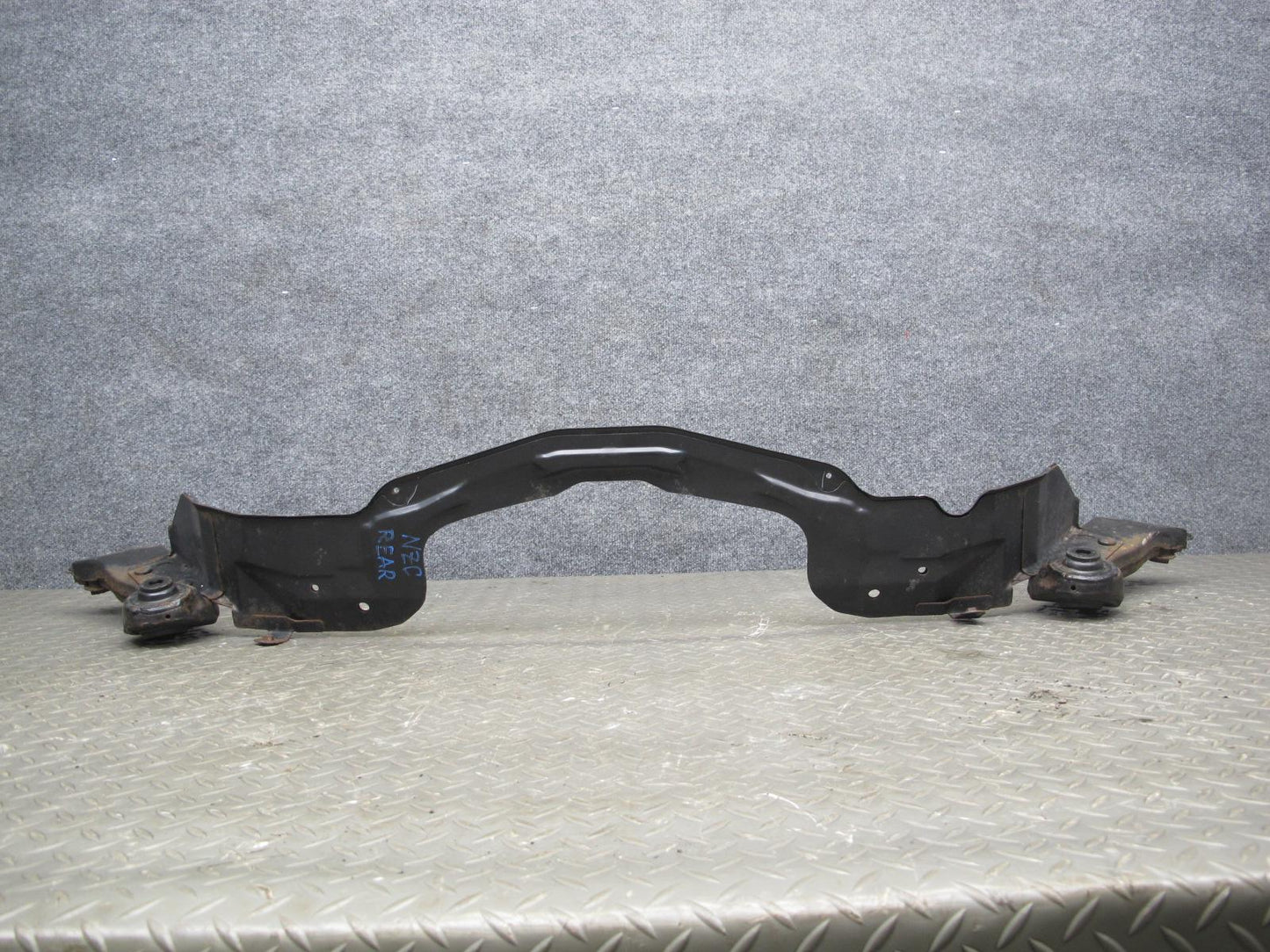 04-05 Nissan 350Z Conv Front & Rear Exhaust Radiator Floor Stay Bracket Set OEM