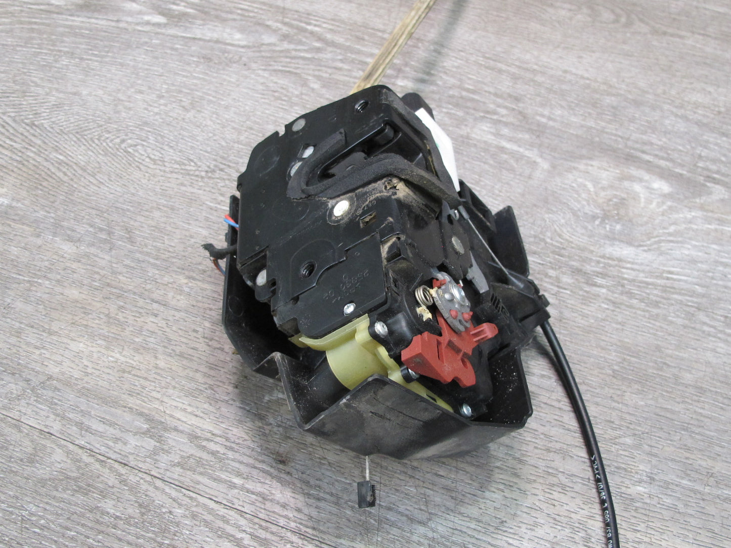 03-10 Bentley Continental GTC GT Front Right Door Lock Latch Actuator 3W8837350A