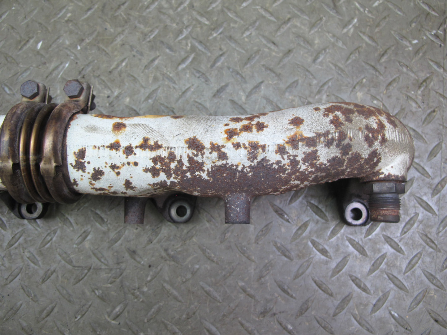 86-89 Mercedes W126 C126 560SEL 560SEC M117 Left Exhaust Manifold OEM