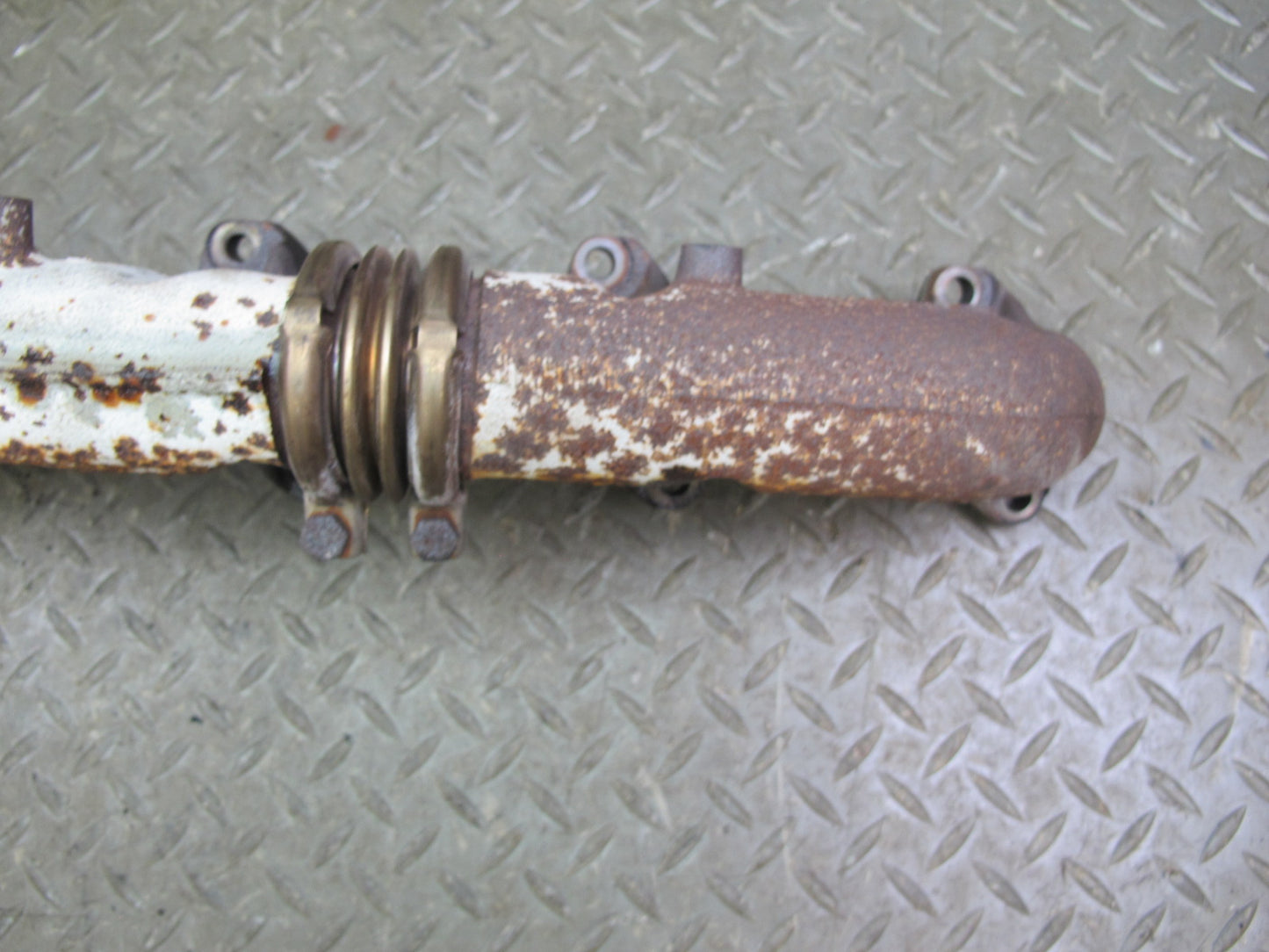 86-91 Mercedes W126 C126 560SEL 560SEC M117 Right Exhaust Manifold OEM