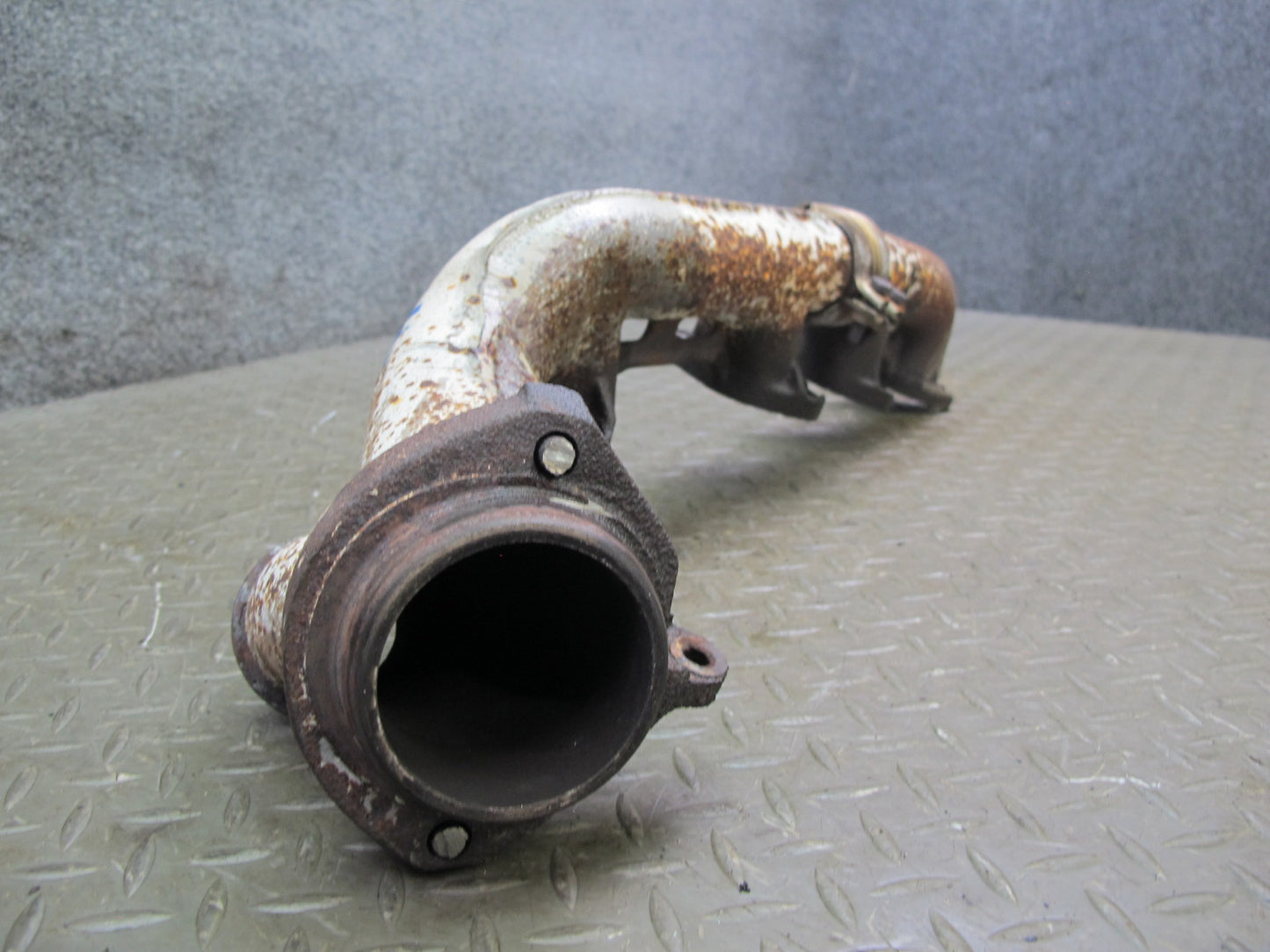 86-91 Mercedes W126 C126 560SEL 560SEC M117 Right Exhaust Manifold OEM